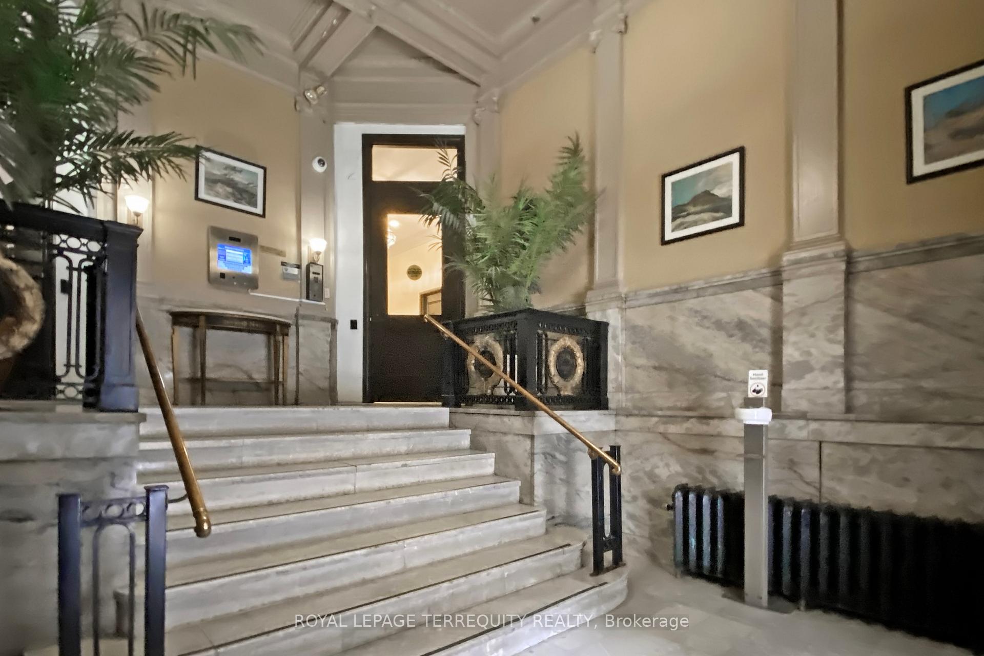 #305B - 73 Richmond St W, Toronto, ON M5H4E8 | 0 Bedroom 1 Bathroom Condo Apt | Image 10