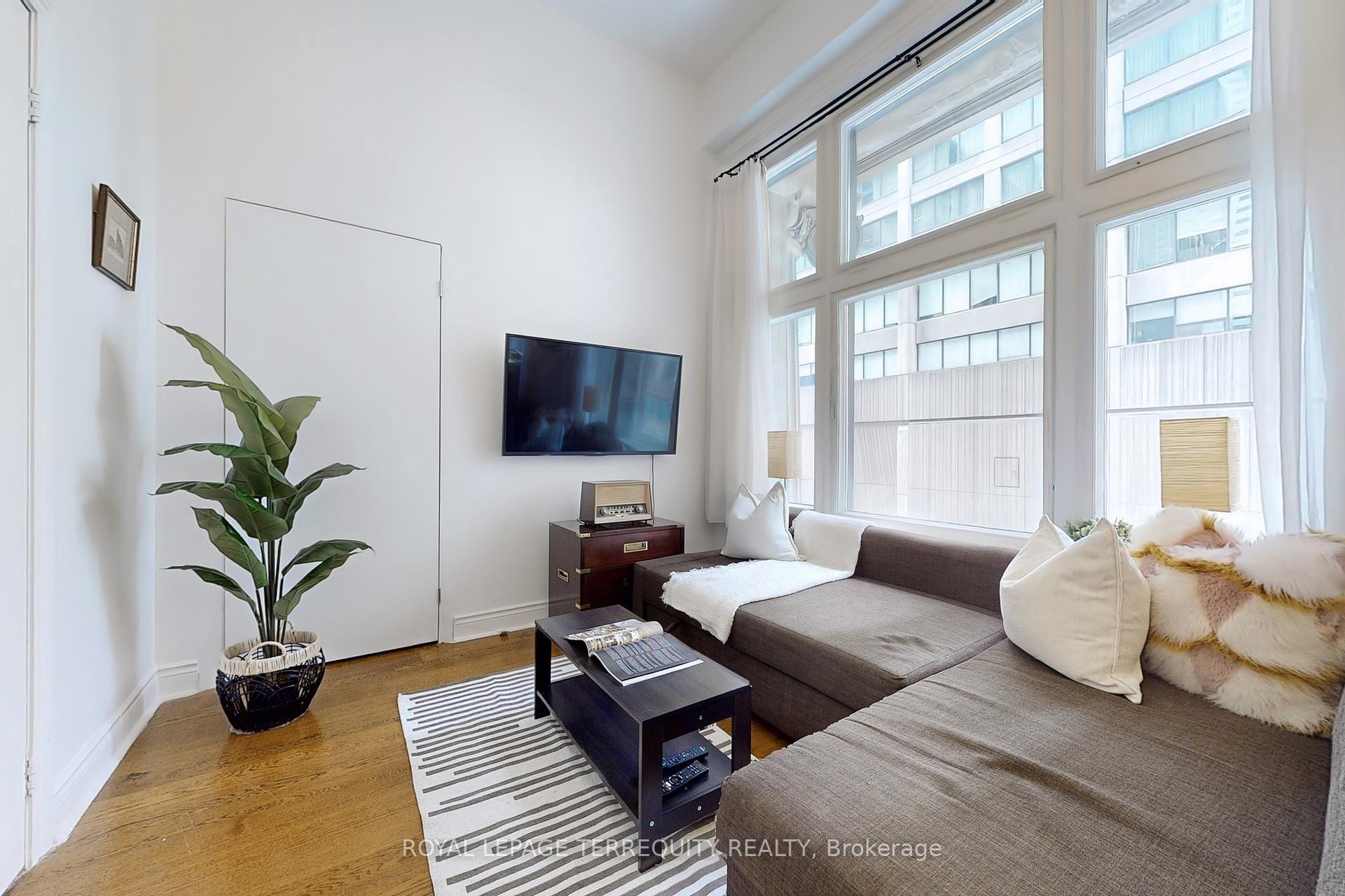#305B - 73 Richmond St W, Toronto, ON M5H4E8 | 0 Bedroom 1 Bathroom Condo Apt | Image 11
