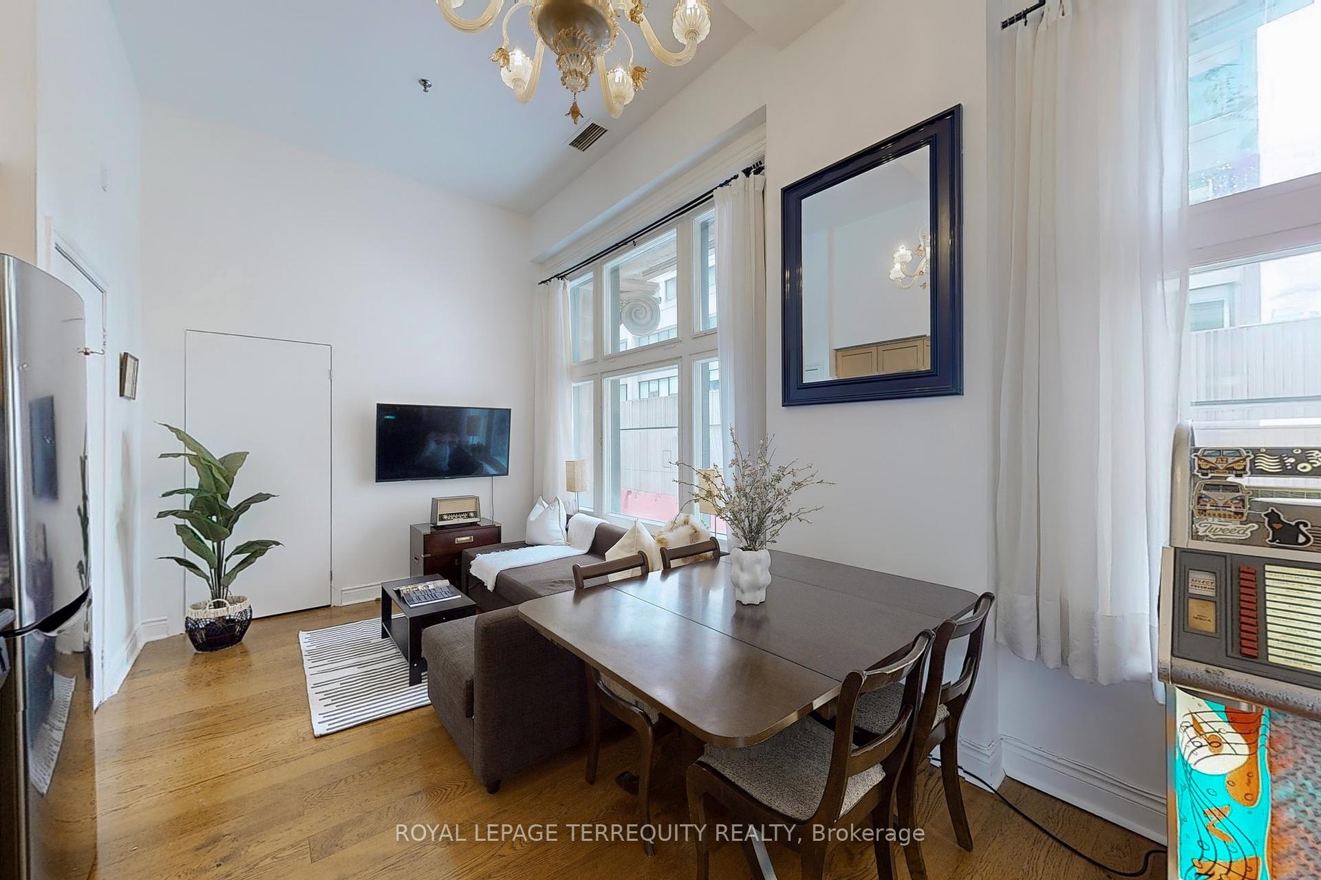 #305B - 73 Richmond St W, Toronto, ON M5H4E8 | 0 Bedroom 1 Bathroom Condo Apt | Image 12