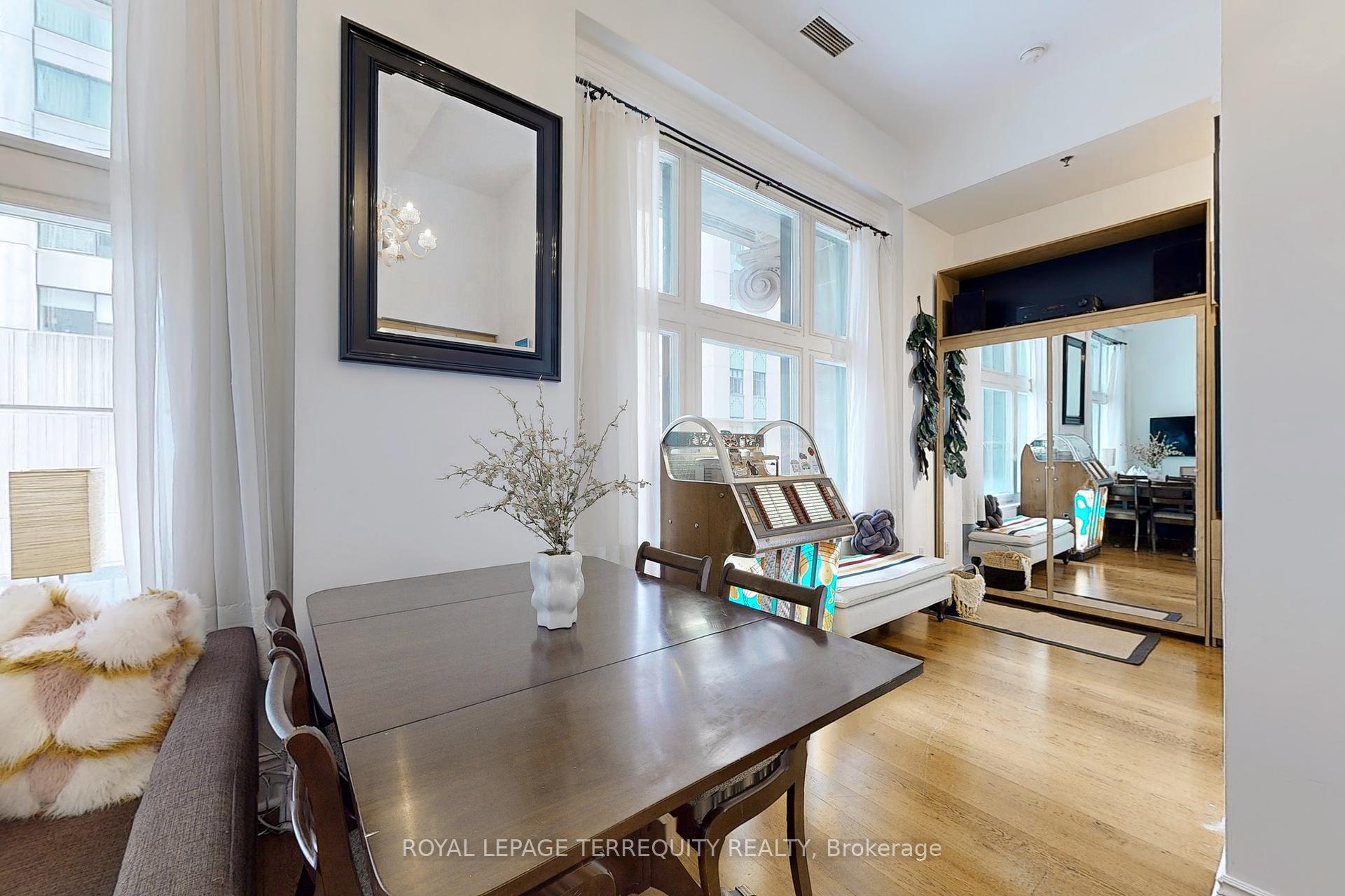 #305B - 73 Richmond St W, Toronto, ON M5H4E8 | 0 Bedroom 1 Bathroom Condo Apt | Image 14