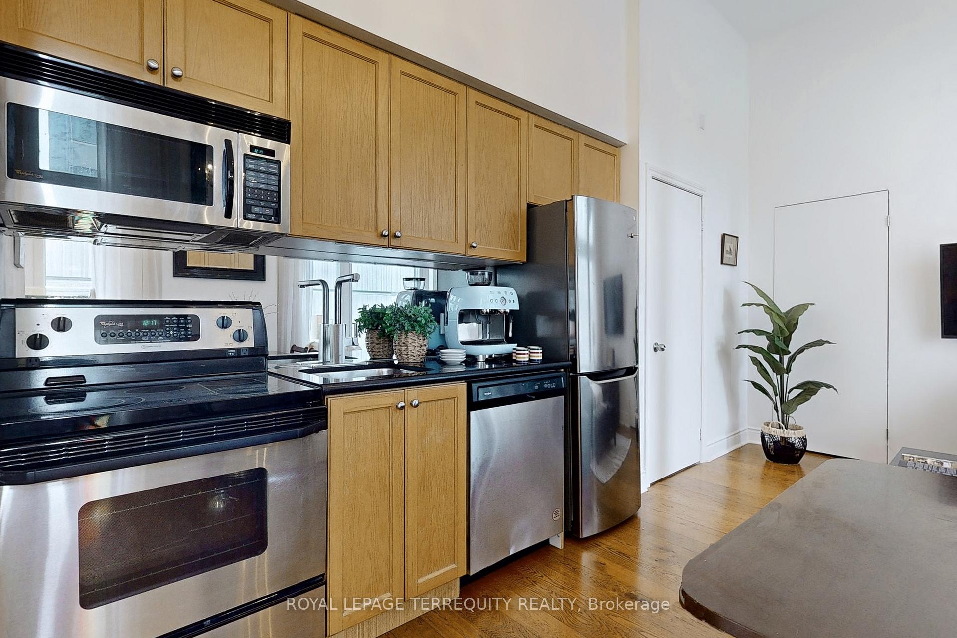 #305B - 73 Richmond St W, Toronto, ON M5H4E8 | 0 Bedroom 1 Bathroom Condo Apt | Image 15