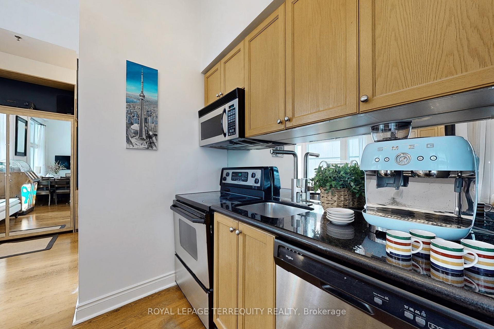 #305B - 73 Richmond St W, Toronto, ON M5H4E8 | 0 Bedroom 1 Bathroom Condo Apt | Image 16