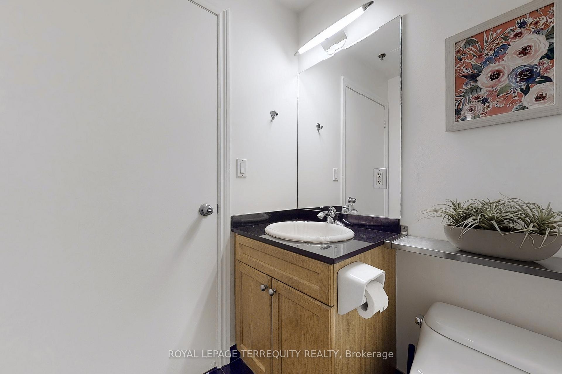 #305B - 73 Richmond St W, Toronto, ON M5H4E8 | 0 Bedroom 1 Bathroom Condo Apt | Image 22