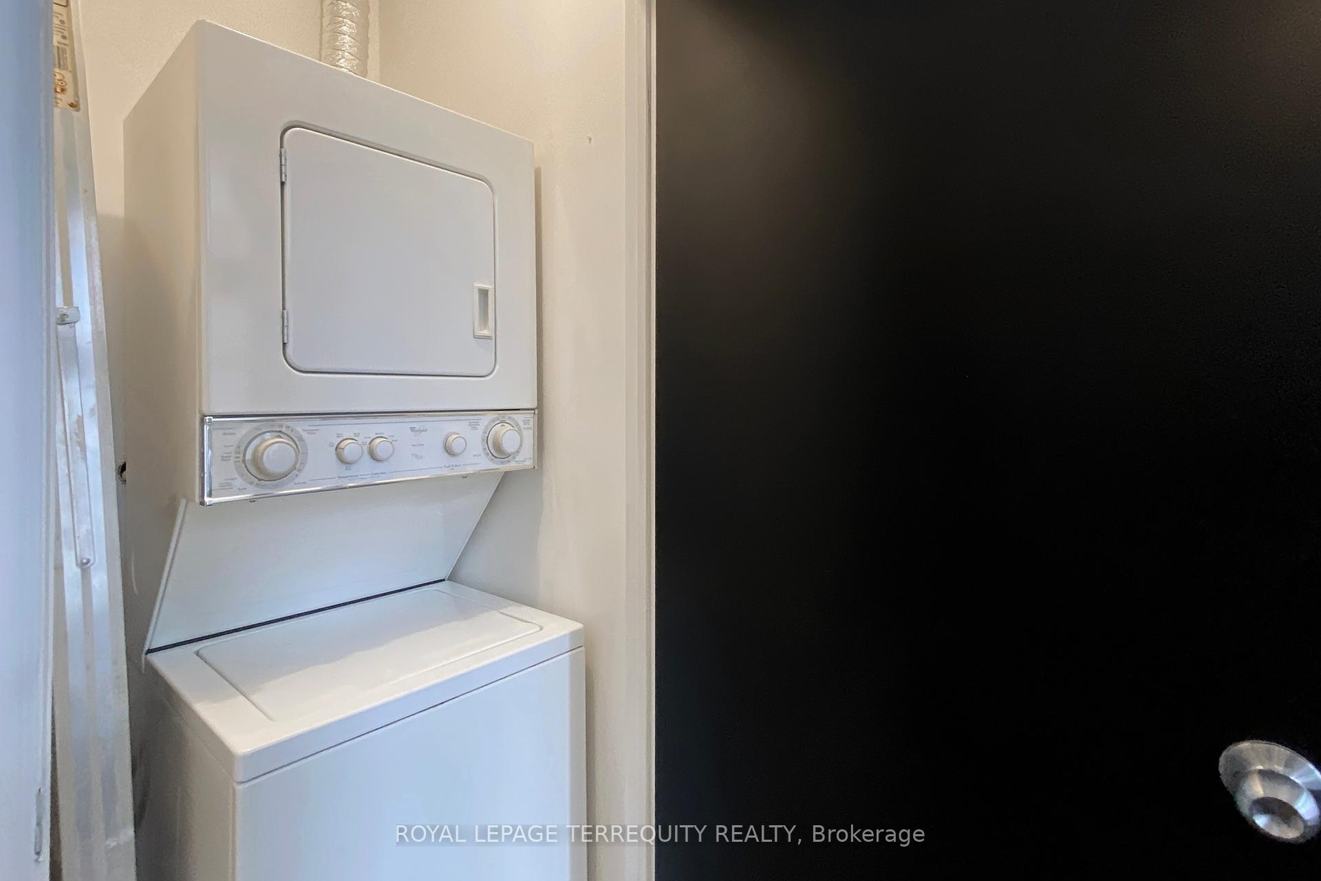 #305B - 73 Richmond St W, Toronto, ON M5H4E8 | 0 Bedroom 1 Bathroom Condo Apt | Image 24