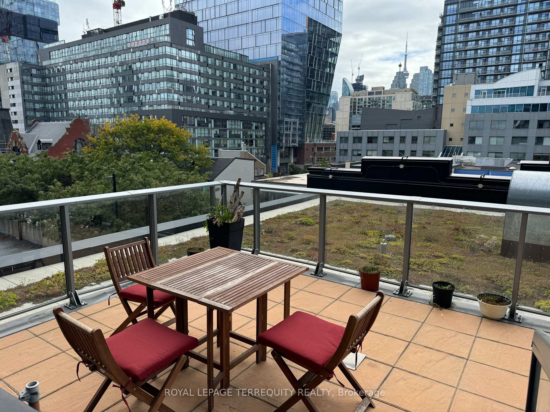 #421 - 120 Parliament St, Toronto, ON M5A0N6 | 1 Bedroom 1 Bathroom Condo Apt | Image 1