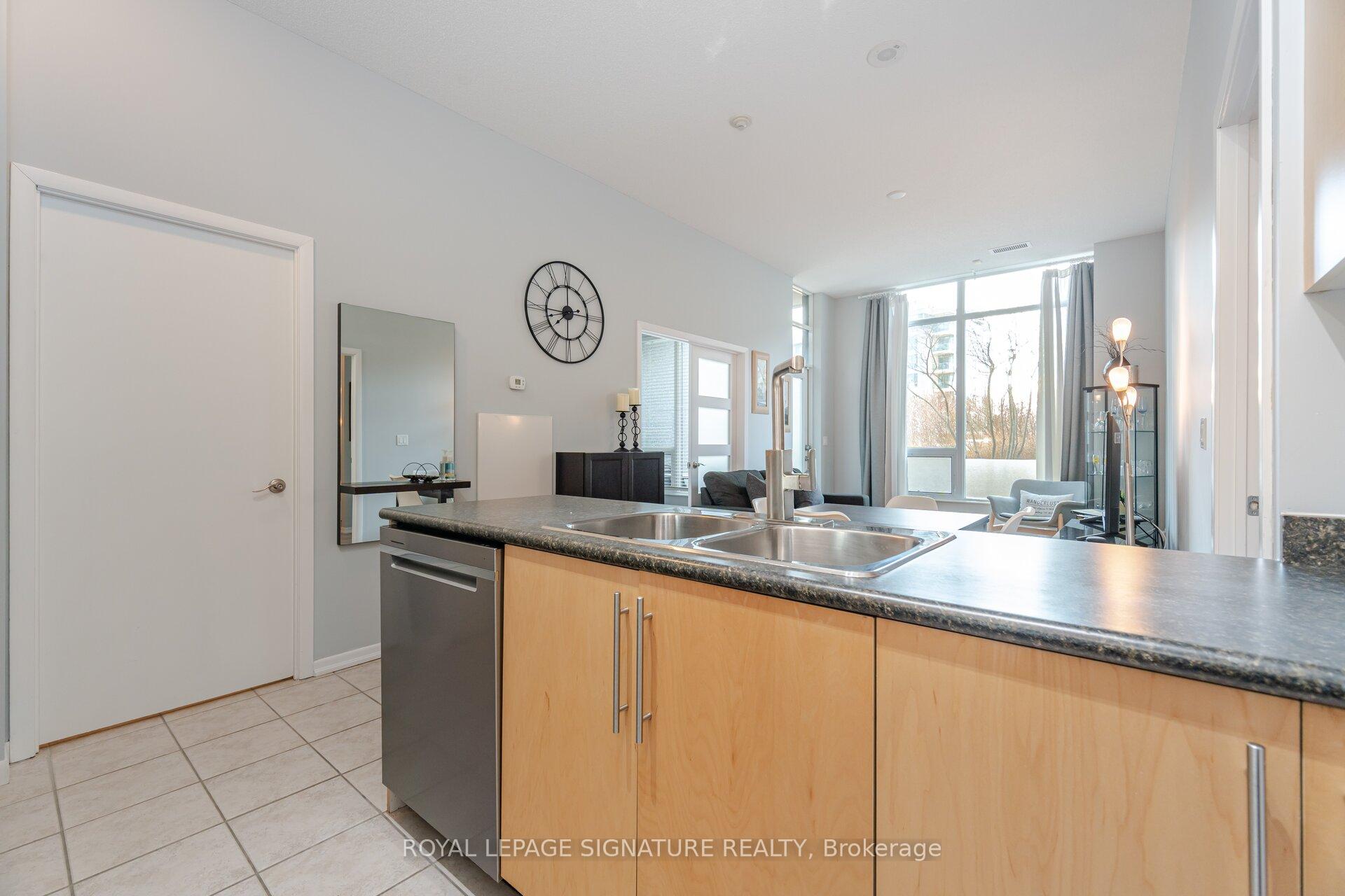 #122 - 231 Fort York Blvd, Toronto, ON M5V1B2 | 2 Bedroom 2 Bathroom Condo Apt | Image 4