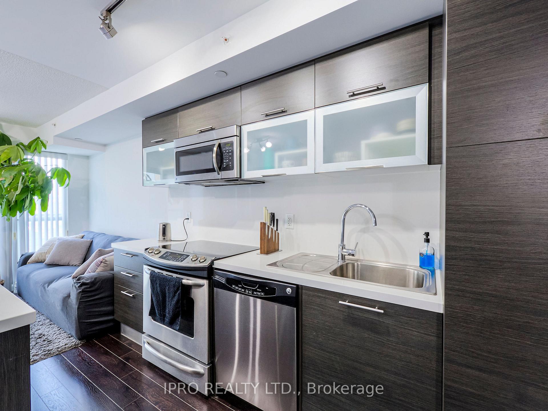 #708 - 386 Yonge St, Toronto, ON M5B0A5 | 1 Bedroom 1 Bathroom Condo Apt | Image 10