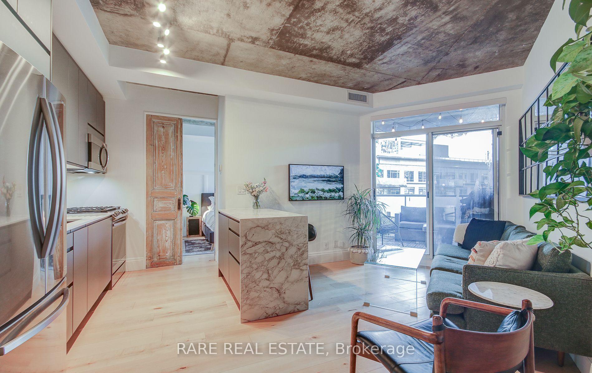 #829 - 1 Shaw St, Toronto, ON M6K0A1 | 2 Bedroom 2 Bathroom Condo Apt | Image 1