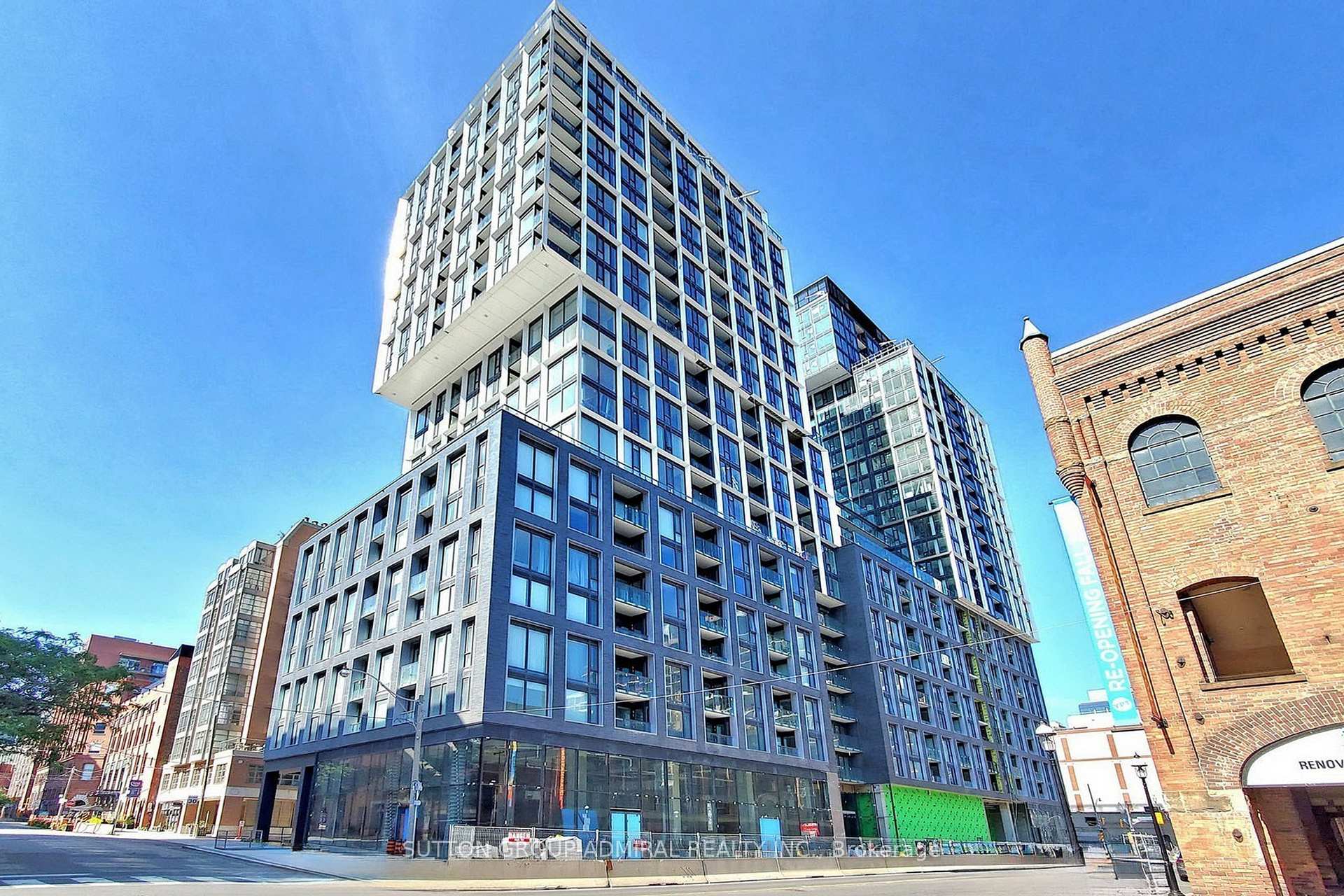 #1412 - 158 Front St E, Toronto, ON M5A0K9 | 1 Bedroom 1 Bathroom Condo Apt | Image 1