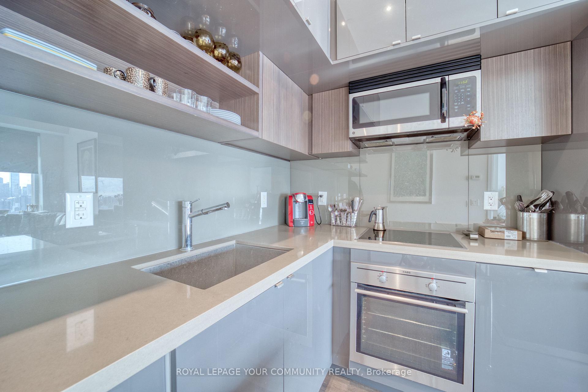 #1618 - 111 St Clair St W, Toronto, ON M4V1W5 | 1 Bedroom 2 Bathroom Condo Apt | Image 11