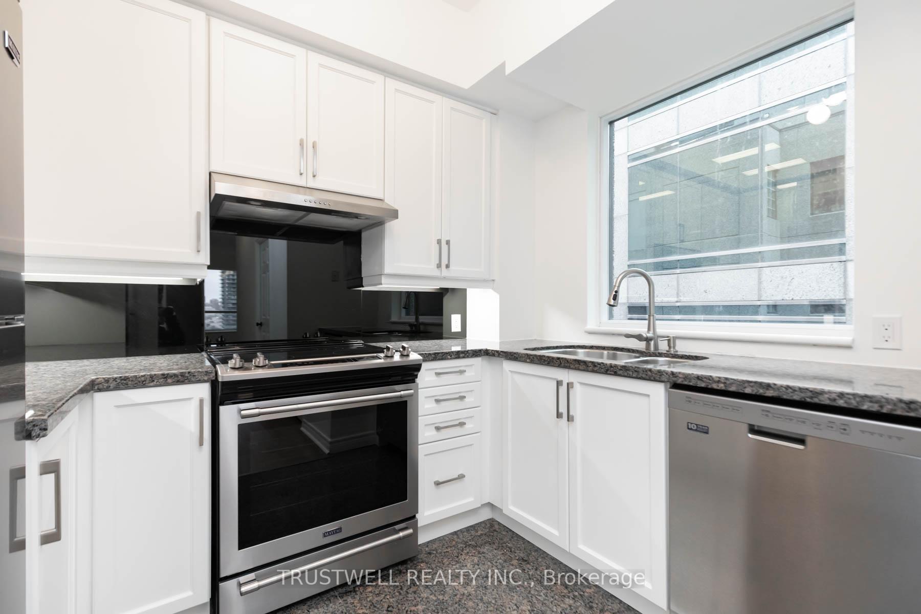 #LPH 03 - 55 Bloor St E, Toronto, ON M4W3W6 | 2 Bedroom 2 Bathroom Condo Apt | Image 8