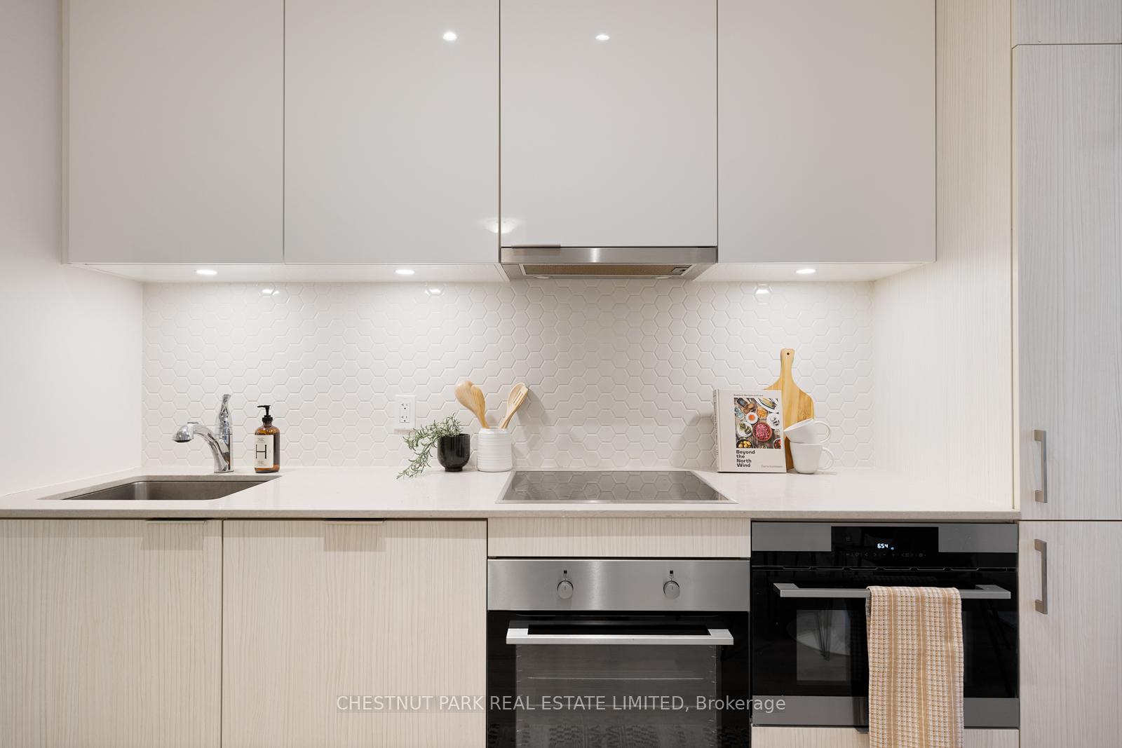 #513 - 158 Front St E, Toronto, ON M5A0K9 | 2 Bedroom 2 Bathroom Condo Apt | Image 4