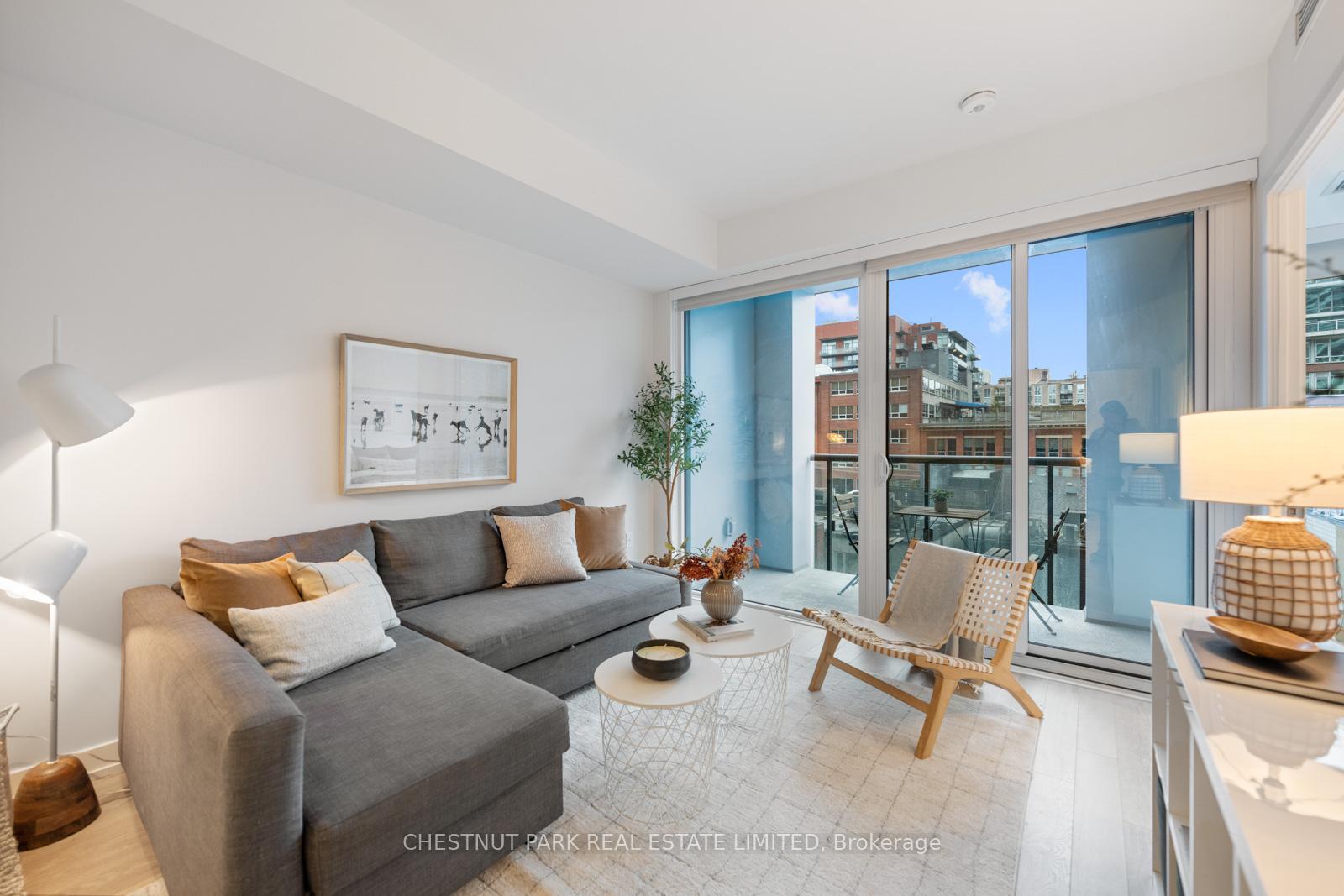 #513 - 158 Front St E, Toronto, ON M5A0K9 | 2 Bedroom 2 Bathroom Condo Apt | Image 6