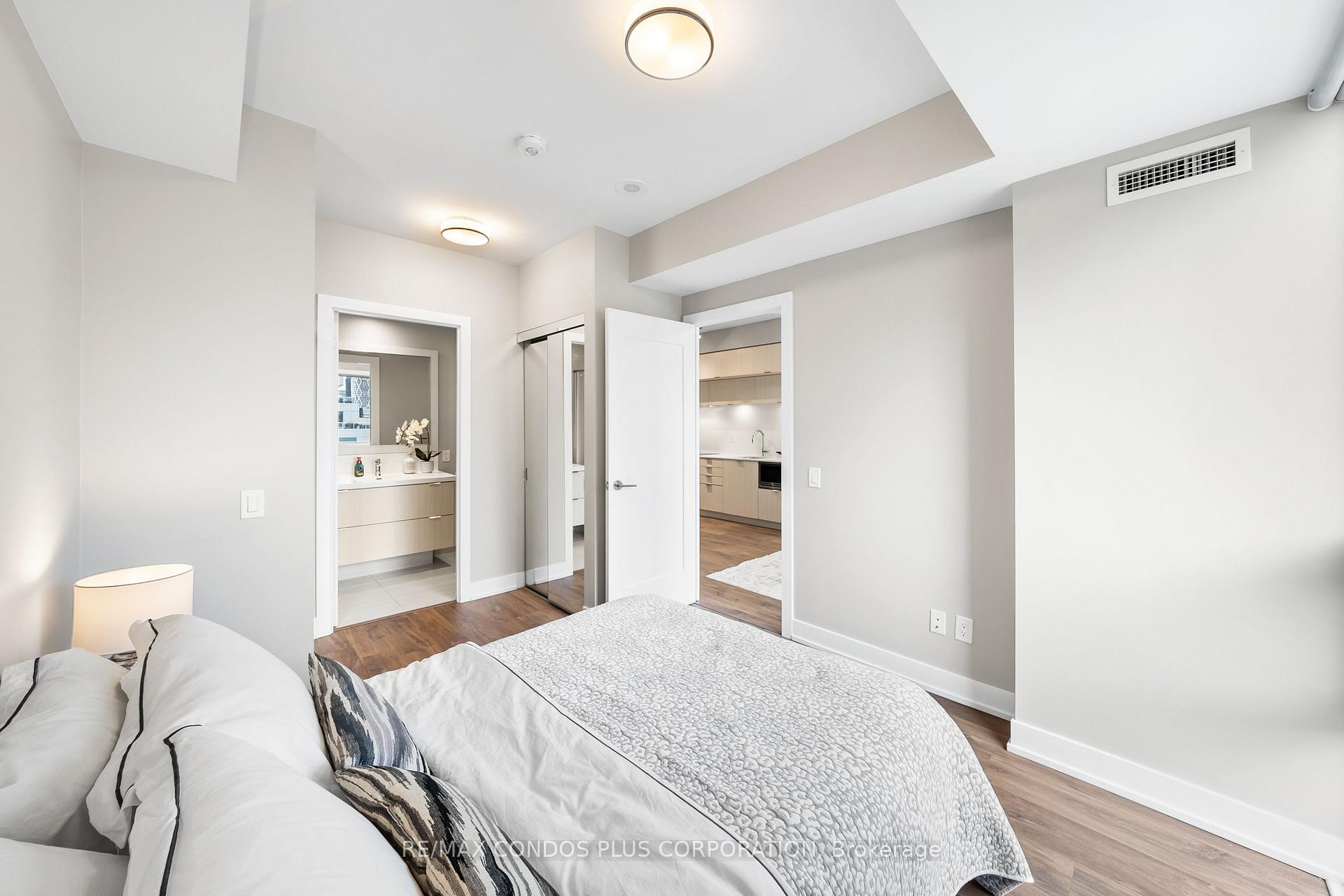 #511 - 80 Vanauley St, Toronto, ON M5T0C9 | 1 Bedroom 2 Bathroom Condo Apt | Image 7