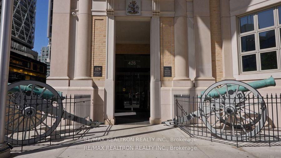 #3801 - 426 University Ave, Toronto, ON M5G1S9 | 1 Bedroom 1 Bathroom Condo Apt | Image 1