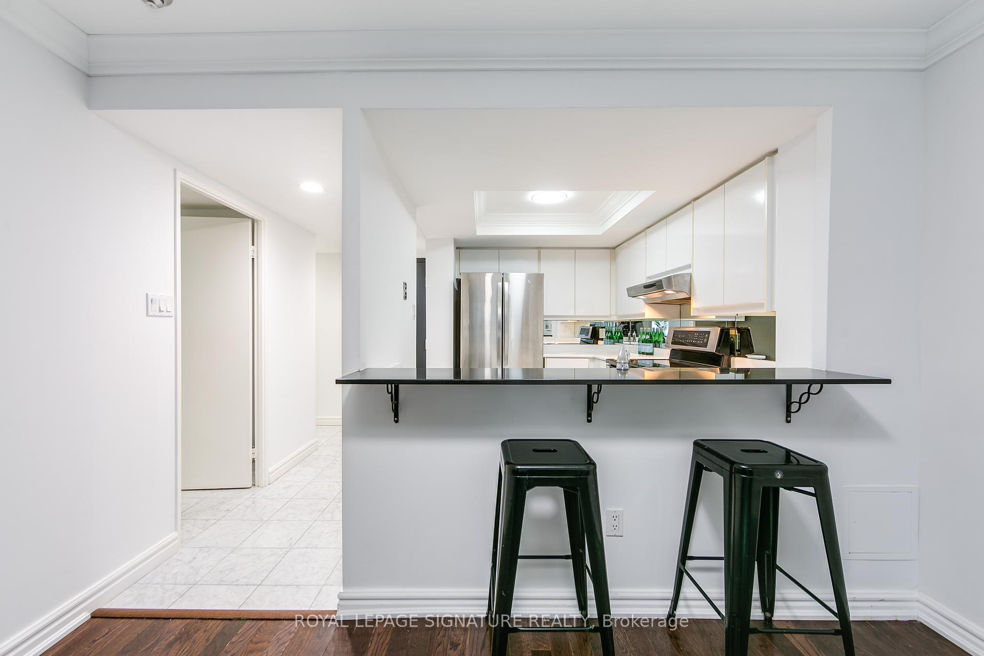 #605 - 33 University Ave, Toronto, ON M5J2S7 | 1 Bedroom 1 Bathroom Condo Apt | Image 10