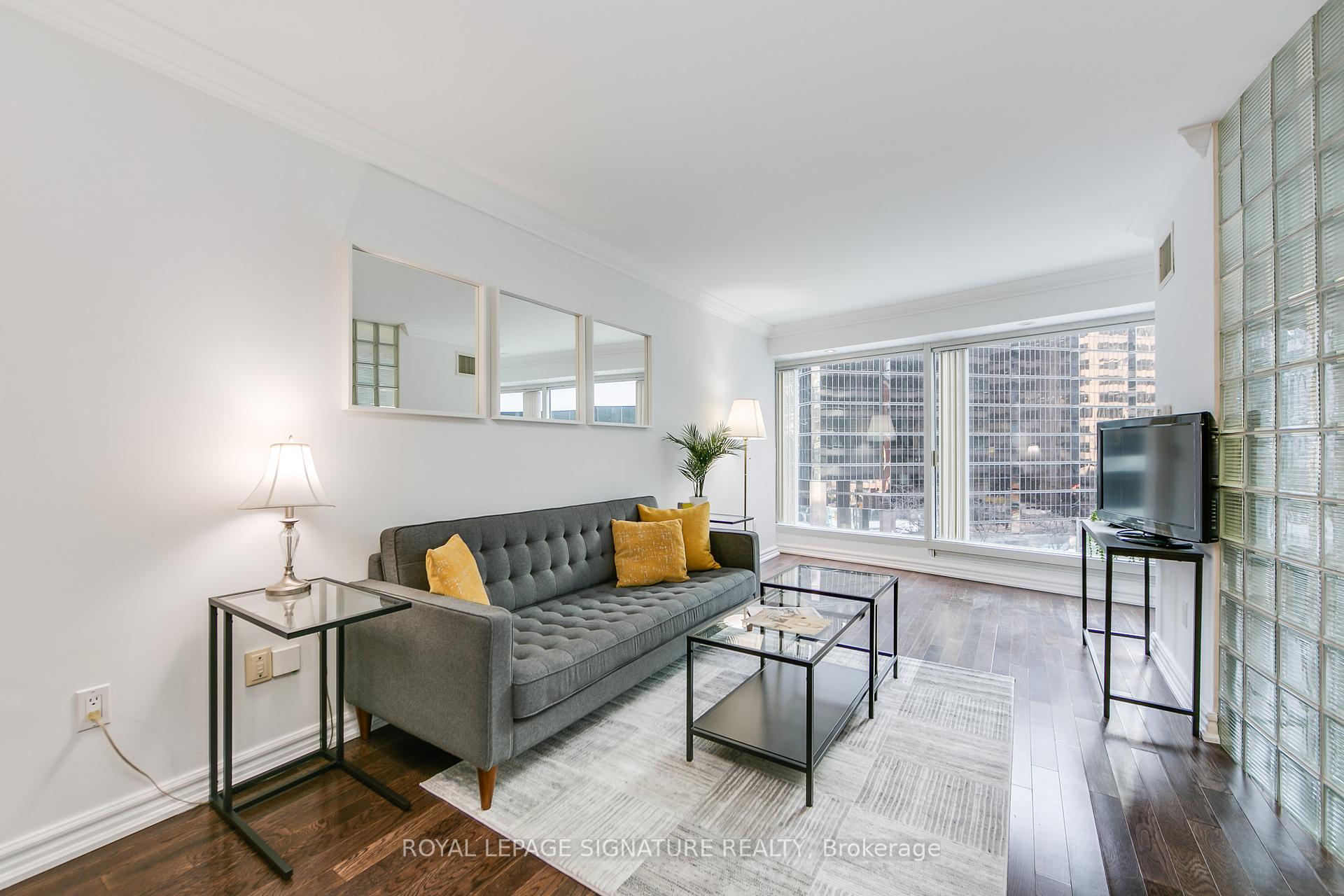 #605 - 33 University Ave, Toronto, ON M5J2S7 | 1 Bedroom 1 Bathroom Condo Apt | Image 14