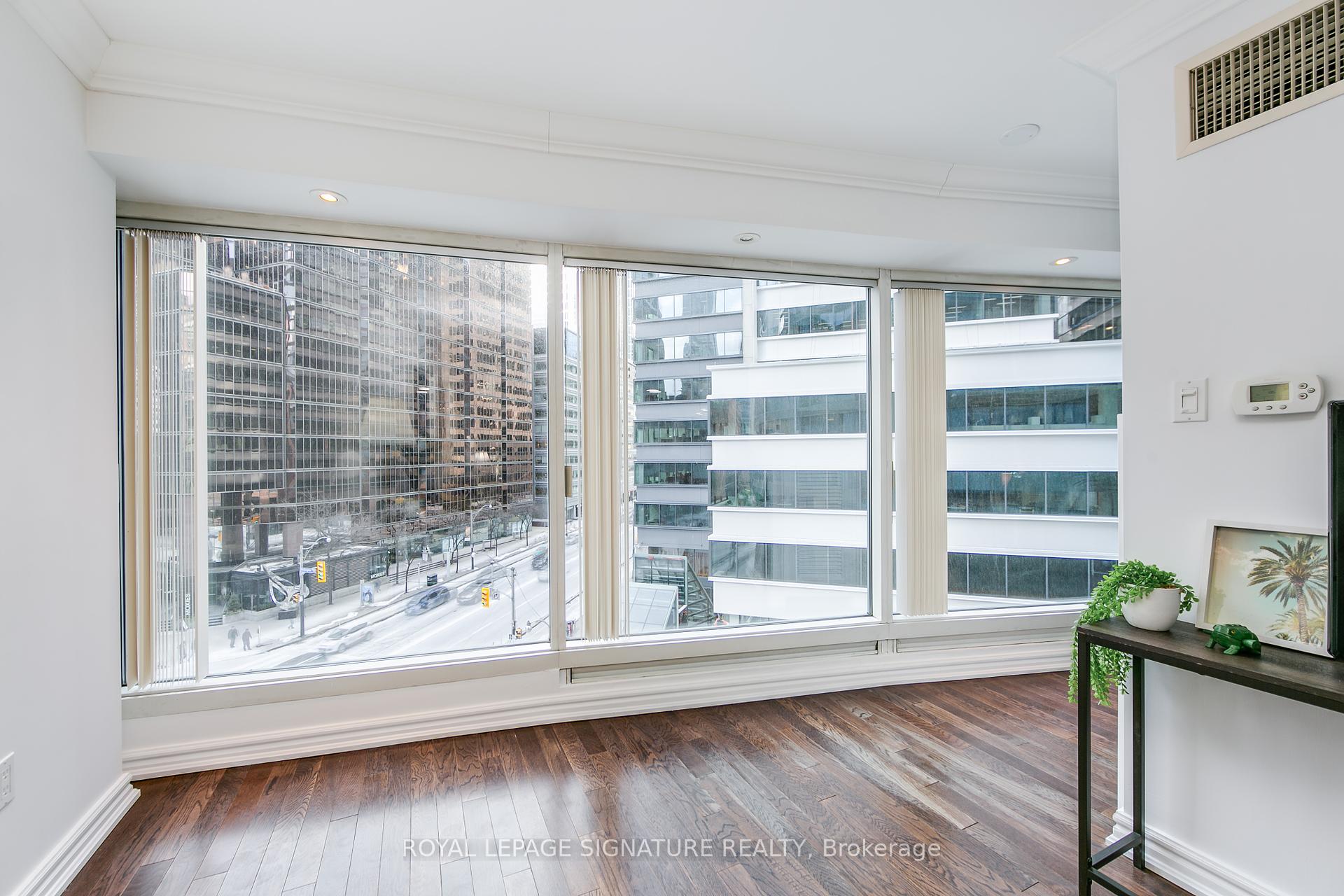 #605 - 33 University Ave, Toronto, ON M5J2S7 | 1 Bedroom 1 Bathroom Condo Apt | Image 19
