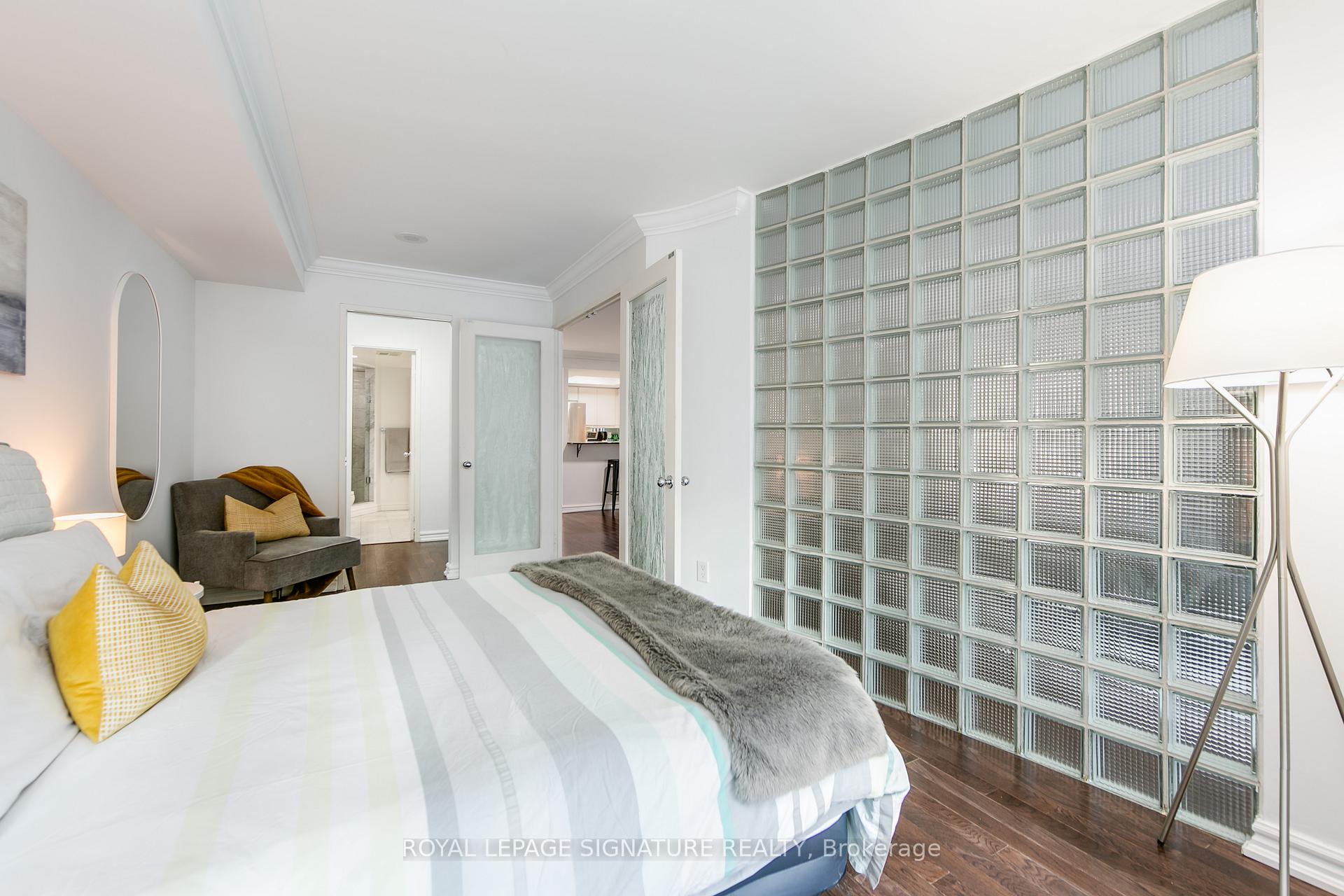 #605 - 33 University Ave, Toronto, ON M5J2S7 | 1 Bedroom 1 Bathroom Condo Apt | Image 25