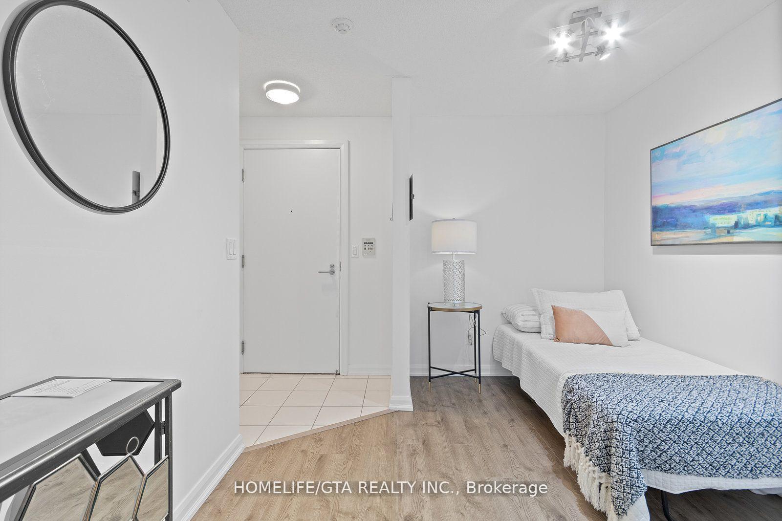 #652 - 111 Elizabeth St, Toronto, ON M5G1P7 | 1 Bedroom 1 Bathroom Condo Apt | Image 3