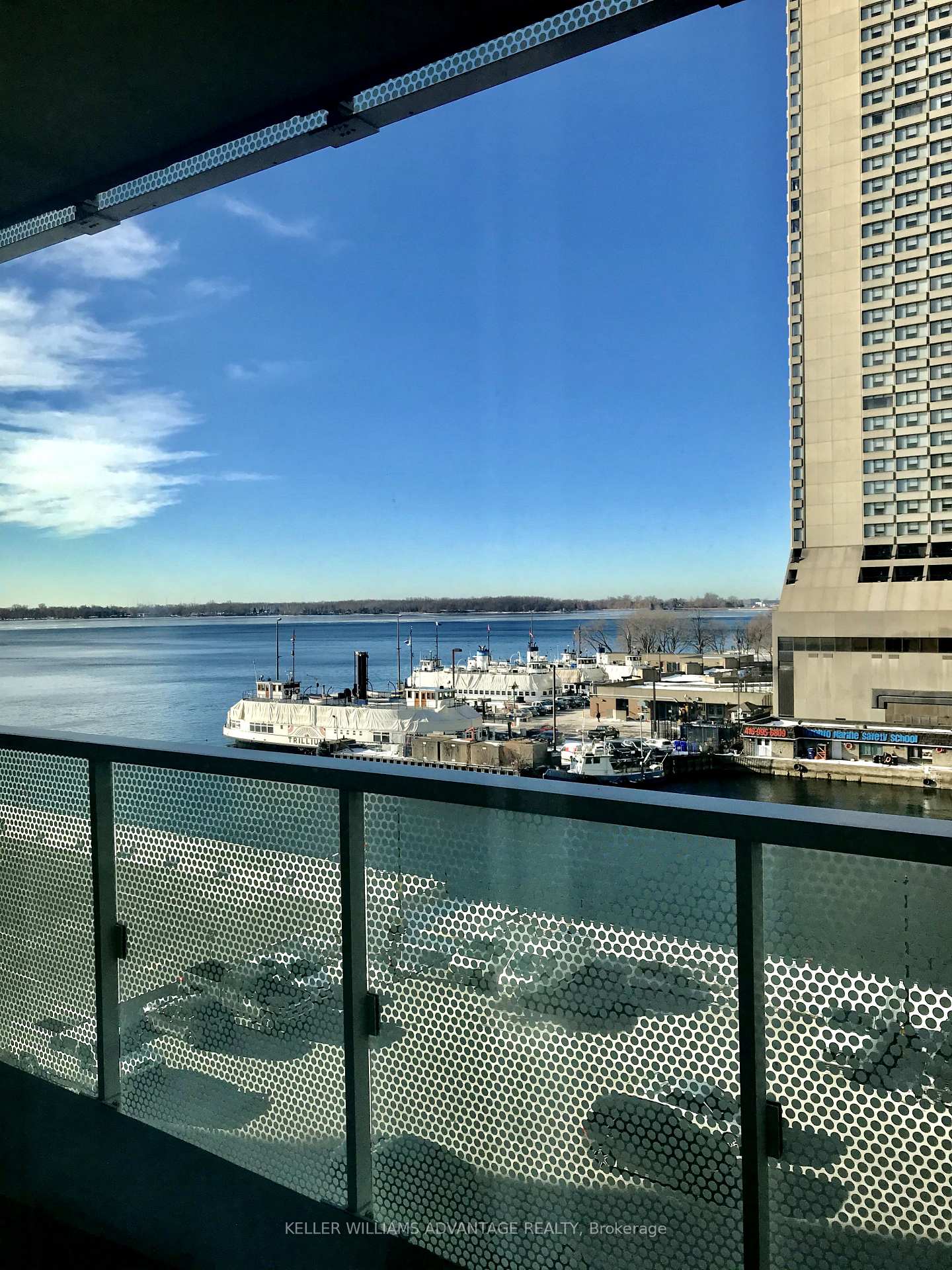 #514 - 15 Queens Quay E, Toronto, ON M4J1Y1 | 1 Bedroom 2 Bathroom Condo Apt | Image 1