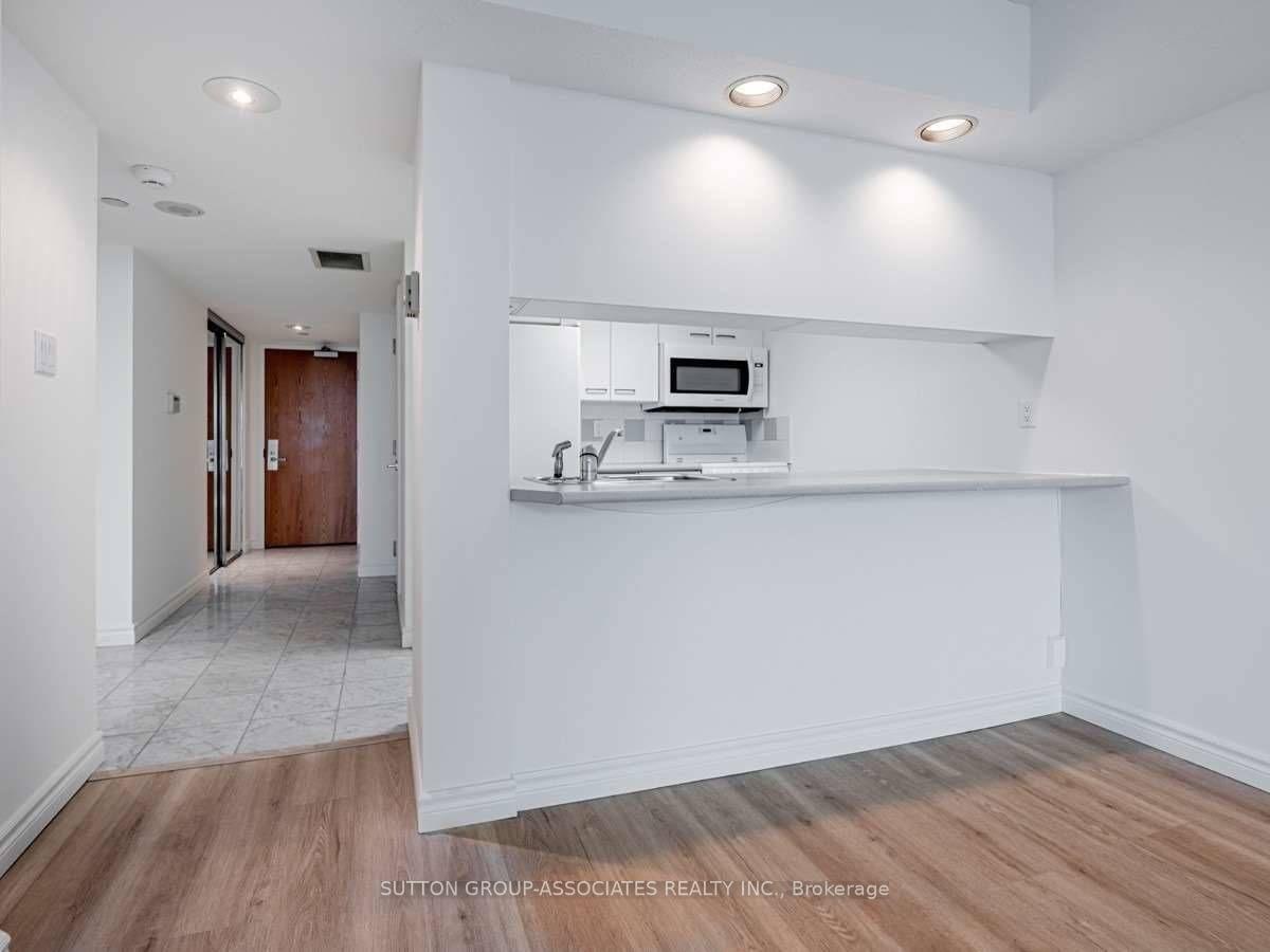 #2608 - 38 Elm St, Toronto, ON M5G2K5 | 1 Bedroom 1 Bathroom Condo Apt | Image 8