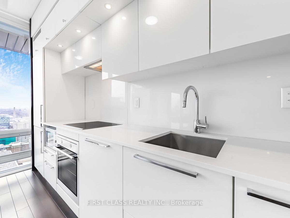 #2904 - 15 Grenville St, Toronto, ON M4Y0B9 | 0 Bedroom 1 Bathroom Condo Apt | Image 9