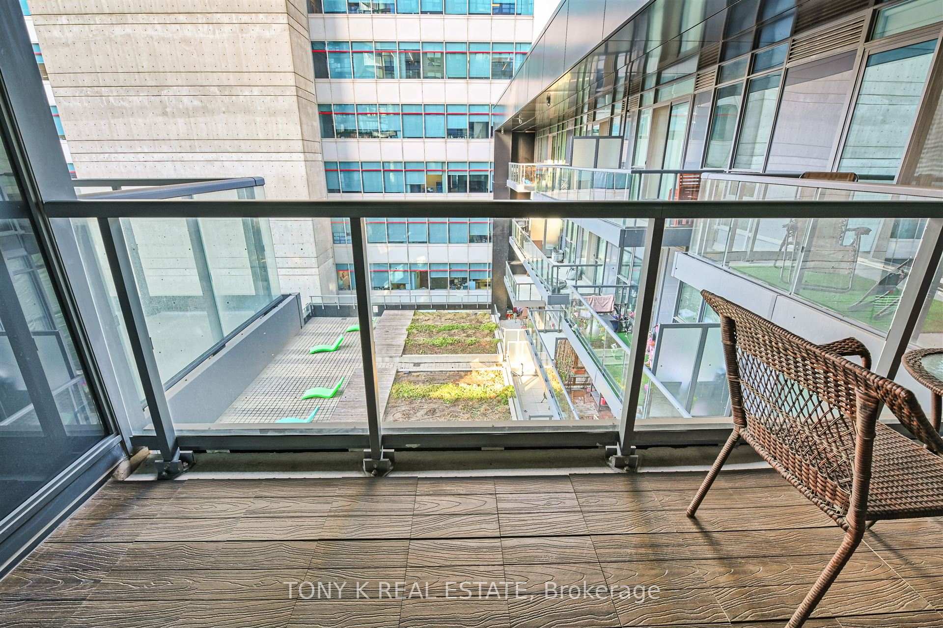 #609 - 30 Roehampton Ave, Toronto, ON M4P0B9 | 1 Bedroom 1 Bathroom Condo Apt | Image 11