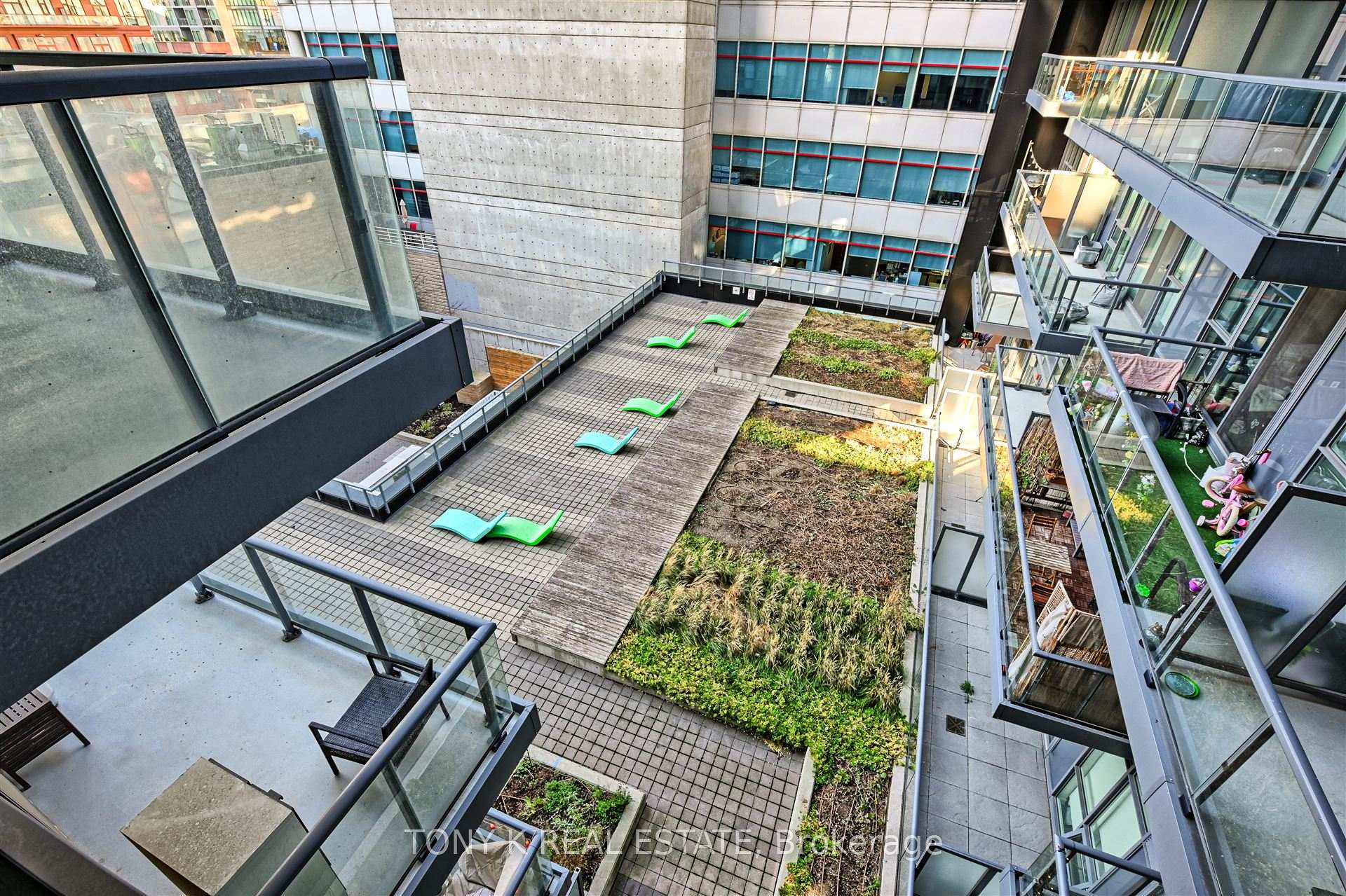 #609 - 30 Roehampton Ave, Toronto, ON M4P0B9 | 1 Bedroom 1 Bathroom Condo Apt | Image 12