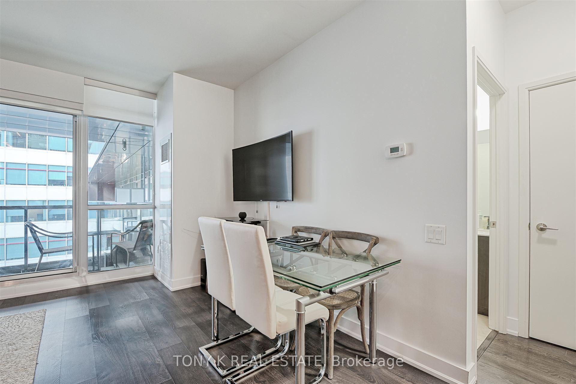 #609 - 30 Roehampton Ave, Toronto, ON M4P0B9 | 1 Bedroom 1 Bathroom Condo Apt | Image 6