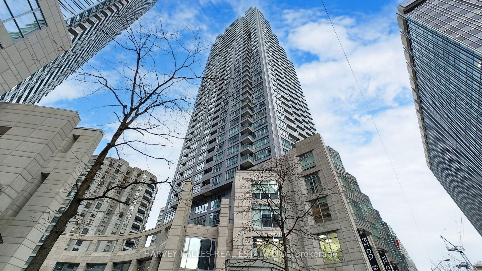 #1612 - 2181 Yonge St, Toronto, ON M5S3H7 | 1 Bedroom 1 Bathroom Condo Apt | Image 2