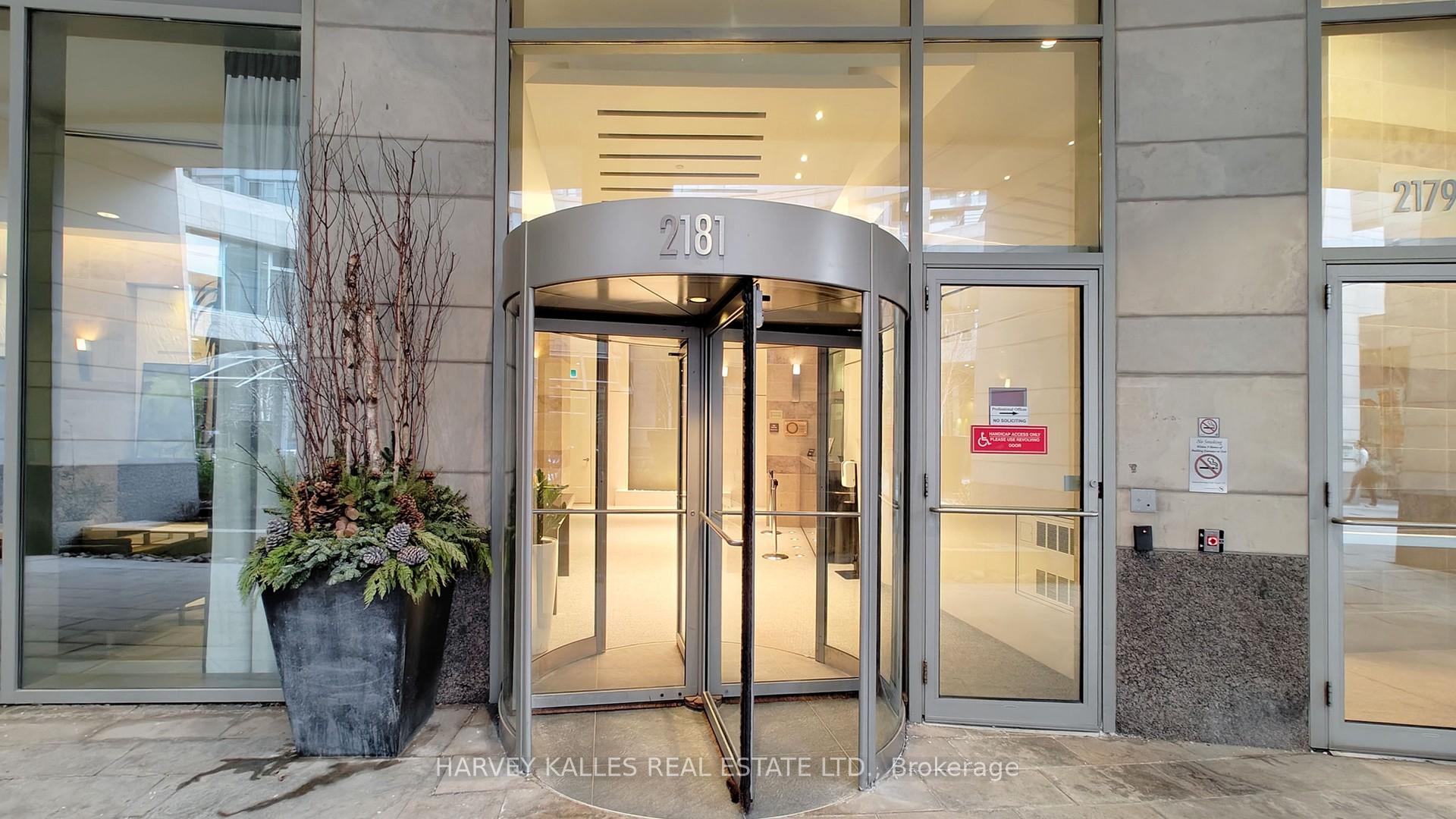 #1612 - 2181 Yonge St, Toronto, ON M5S3H7 | 1 Bedroom 1 Bathroom Condo Apt | Image 3