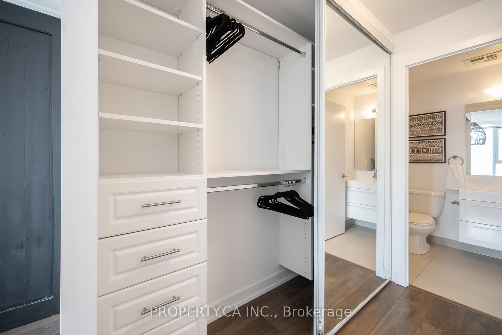 #1602 - 297 College St, Toronto, ON M5T0C2 | 2 Bedroom 2 Bathroom Condo Apt | Image 16