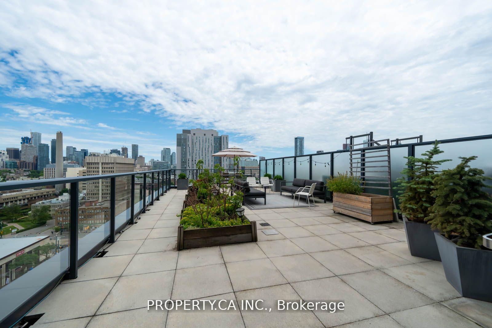 #1602 - 297 College St, Toronto, ON M5T0C2 | 2 Bedroom 2 Bathroom Condo Apt | Image 37