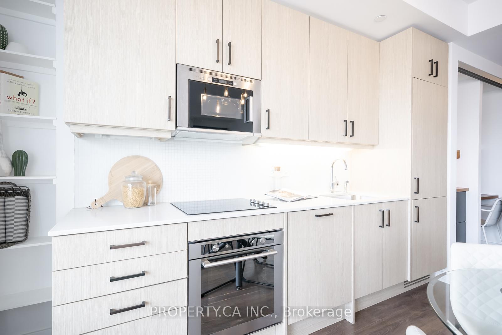 #1602 - 297 College St, Toronto, ON M5T0C2 | 2 Bedroom 2 Bathroom Condo Apt | Image 5