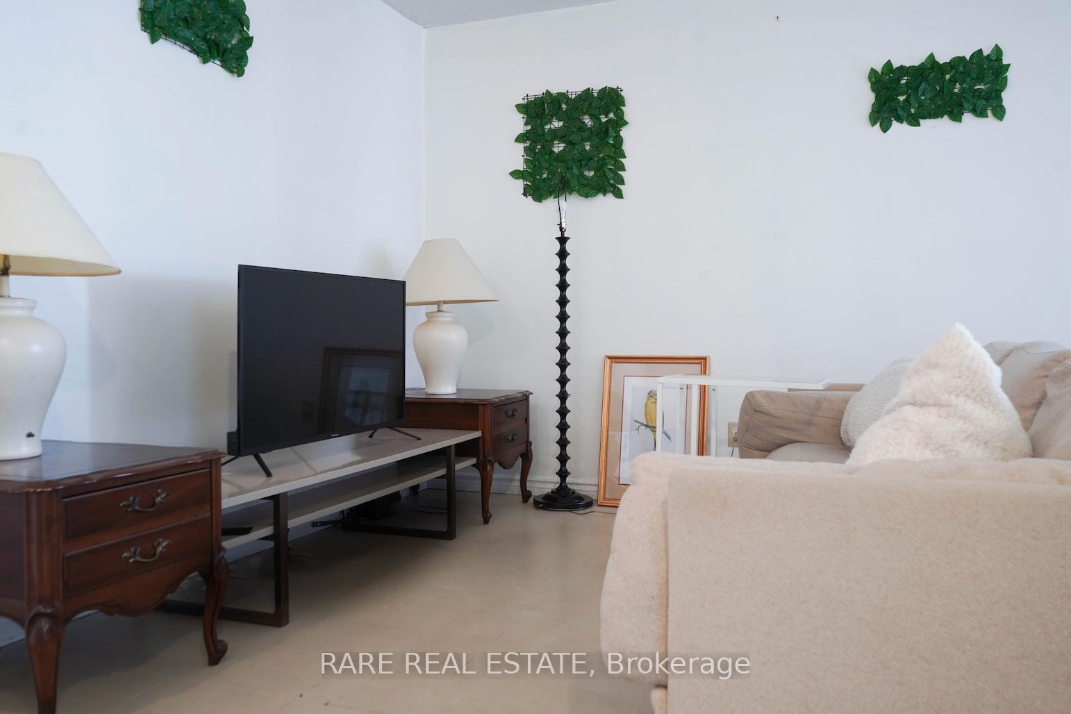#423 - 89 Mccaul St, Toronto, ON M5T2X3 | 1 Bedroom 1 Bathroom Condo Apt | Image 1