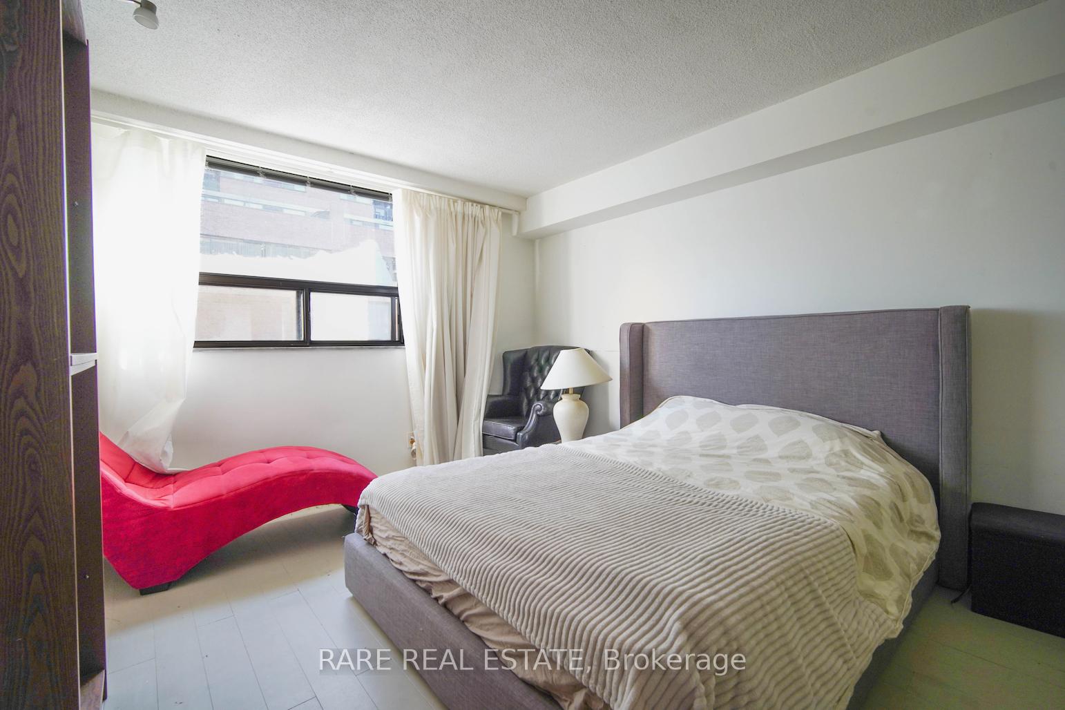#423 - 89 Mccaul St, Toronto, ON M5T2X3 | 1 Bedroom 1 Bathroom Condo Apt | Image 11