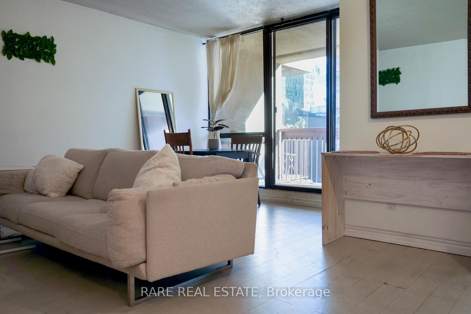 #423 - 89 Mccaul St, Toronto, ON M5T2X3 | 1 Bedroom 1 Bathroom Condo Apt | Image 3