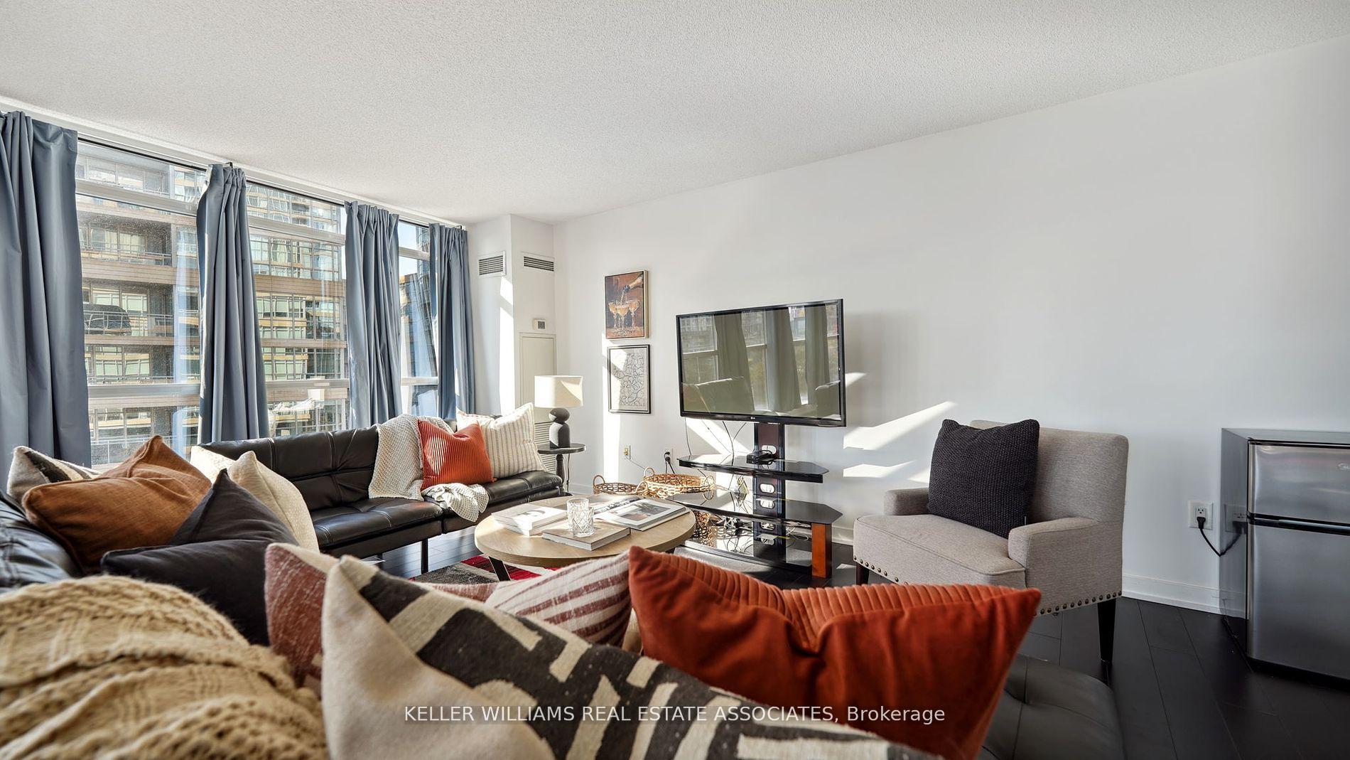 #612 - 10 Capreol Crt, Toronto, ON M5V4B3 | 3 Bedroom 2 Bathroom Condo Apt | Image 8