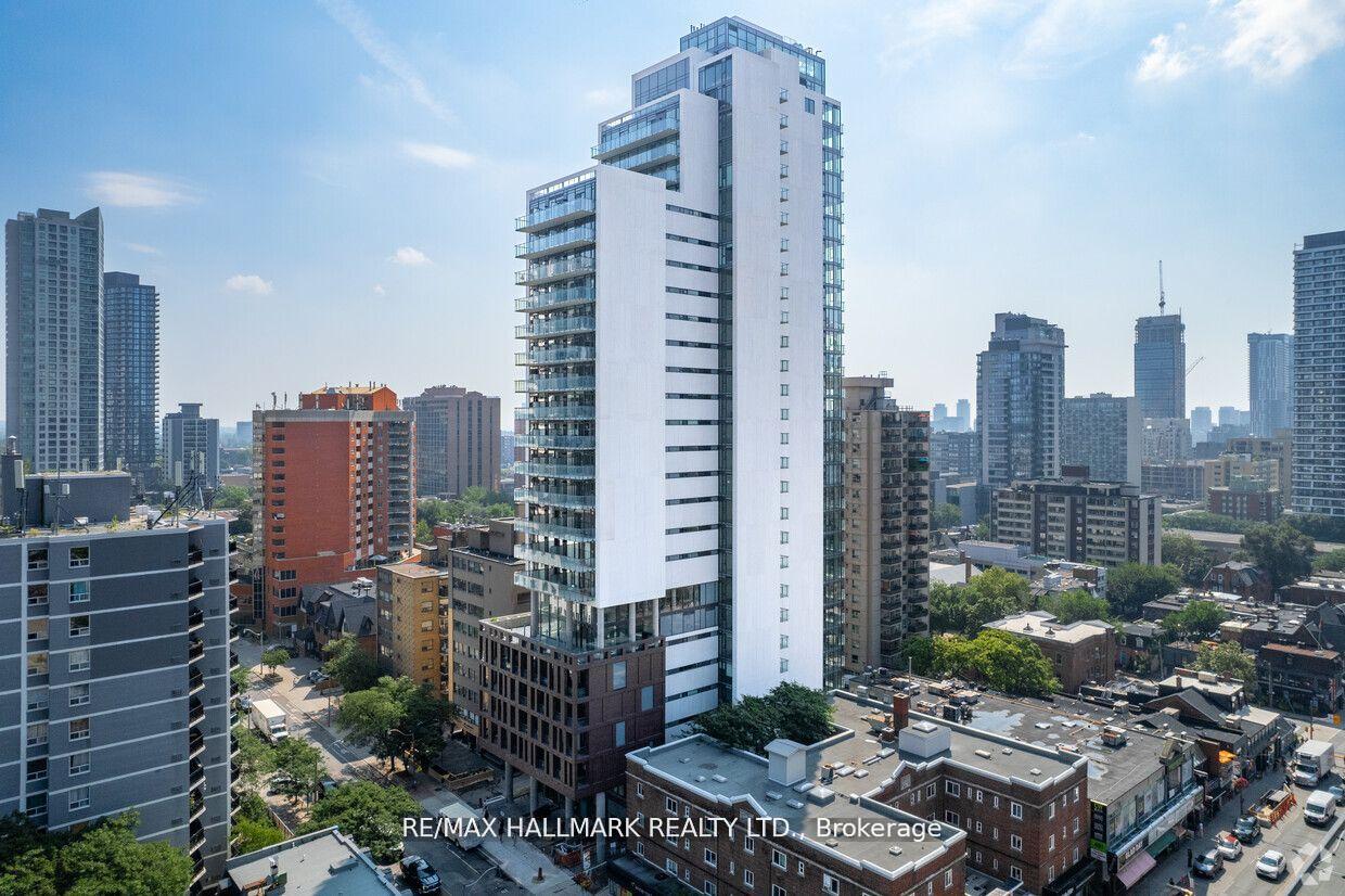 #1105 - 81 Wellesley St E, Toronto, ON M4Y1H8 | 2 Bedroom 2 Bathroom Condo Apt | Image 1