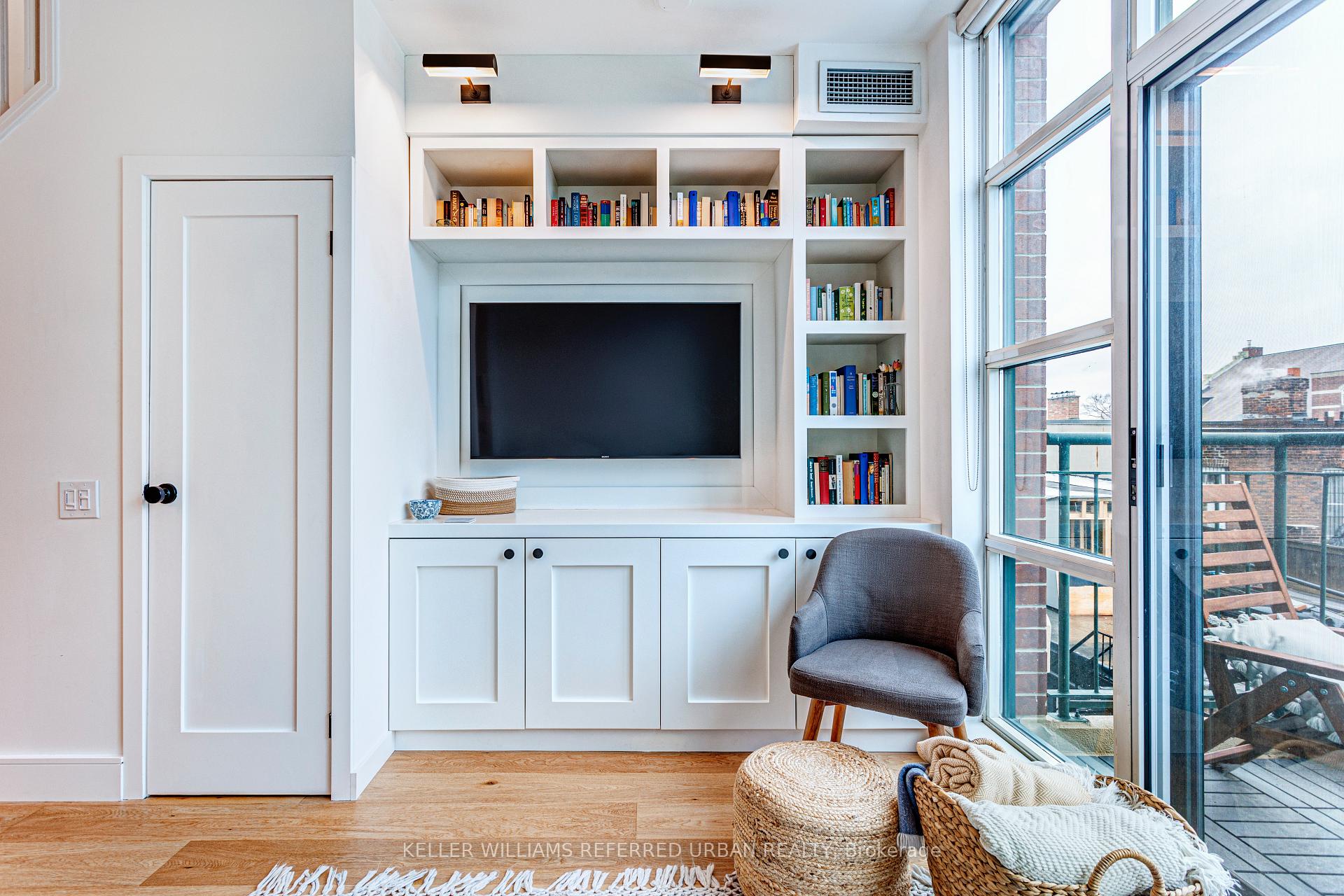 #404 - 901 Queen St W, Toronto, ON M6J3X4 | 1 Bedroom 1 Bathroom Condo Apt | Image 2