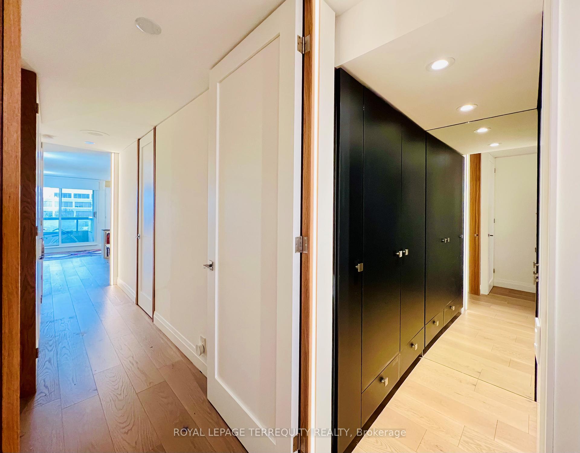 #703 - 1 Concorde Pl, Toronto, ON M3C3K6 | 2 Bedroom 2 Bathroom Condo Apt | Image 11