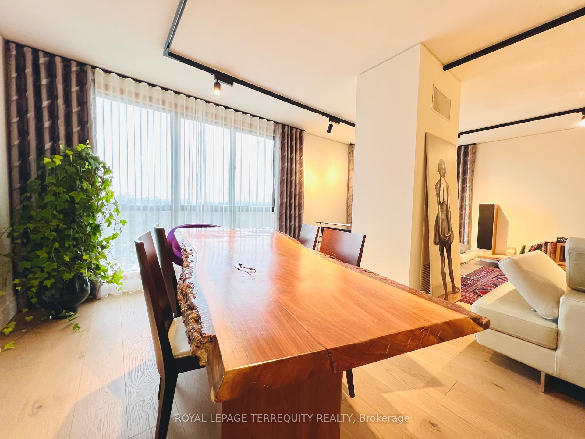 #703 - 1 Concorde Pl, Toronto, ON M3C3K6 | 2 Bedroom 2 Bathroom Condo Apt | Image 3