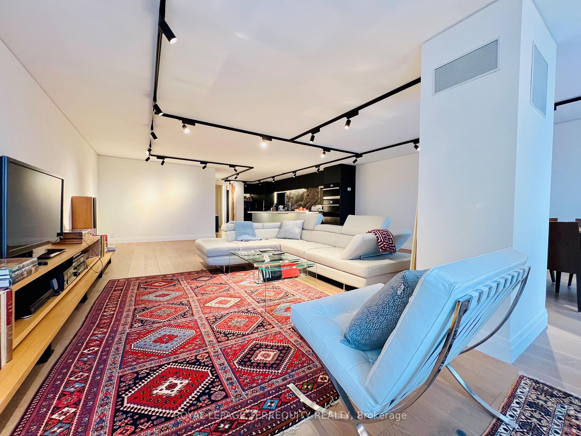 #703 - 1 Concorde Pl, Toronto, ON M3C3K6 | 2 Bedroom 2 Bathroom Condo Apt | Image 4