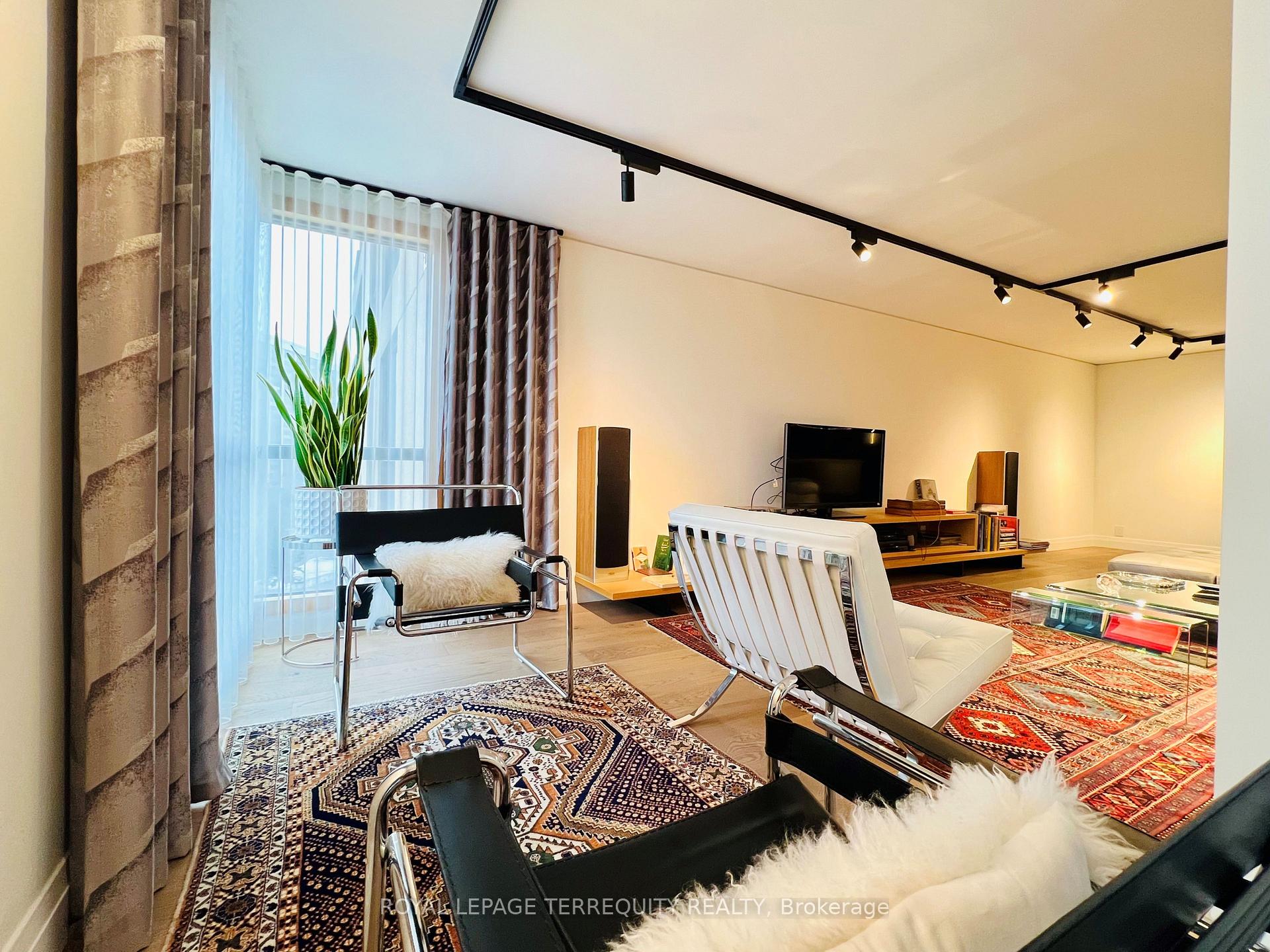 #703 - 1 Concorde Pl, Toronto, ON M3C3K6 | 2 Bedroom 2 Bathroom Condo Apt | Image 6