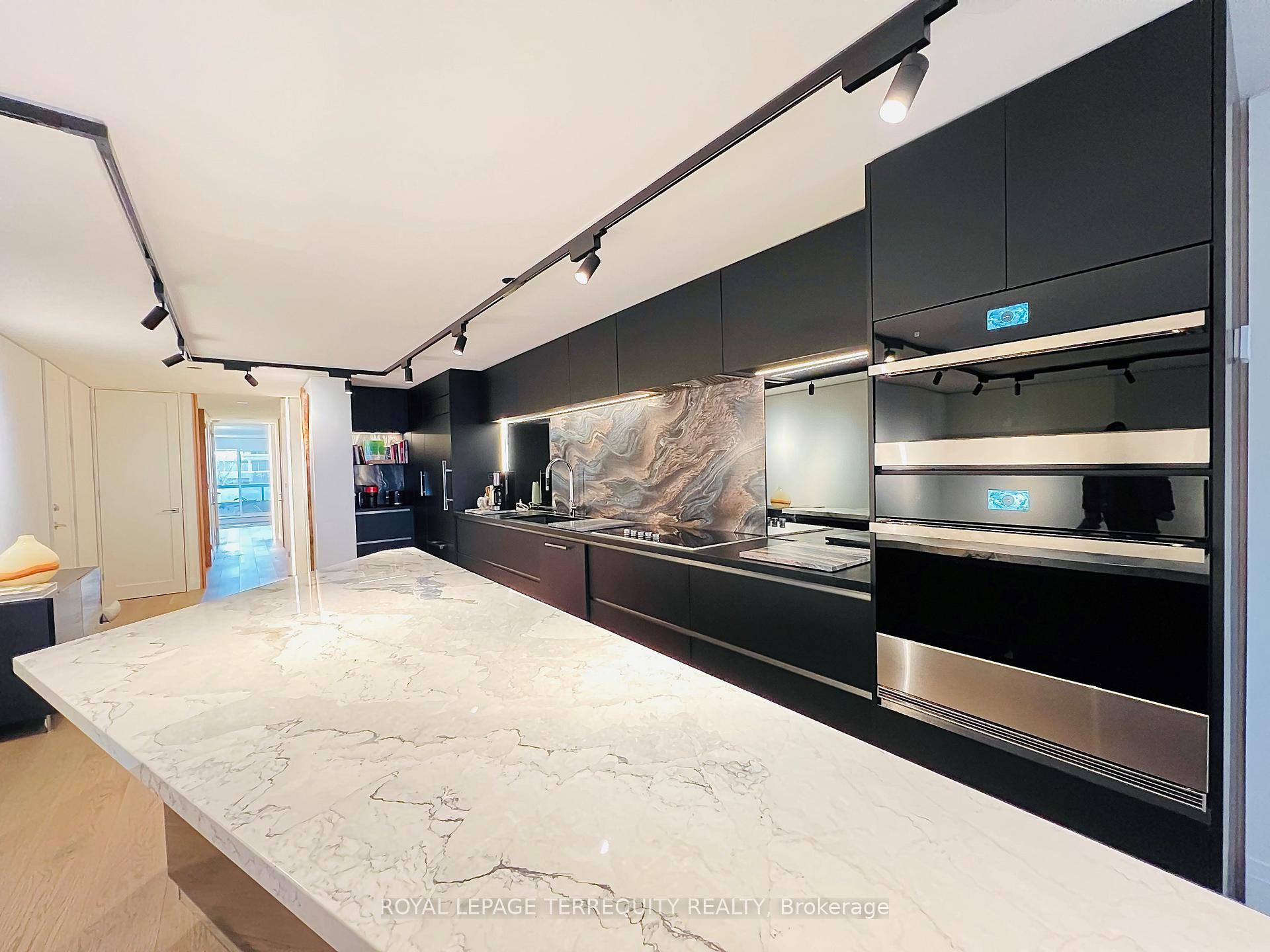 #703 - 1 Concorde Pl, Toronto, ON M3C3K6 | 2 Bedroom 2 Bathroom Condo Apt | Image 8