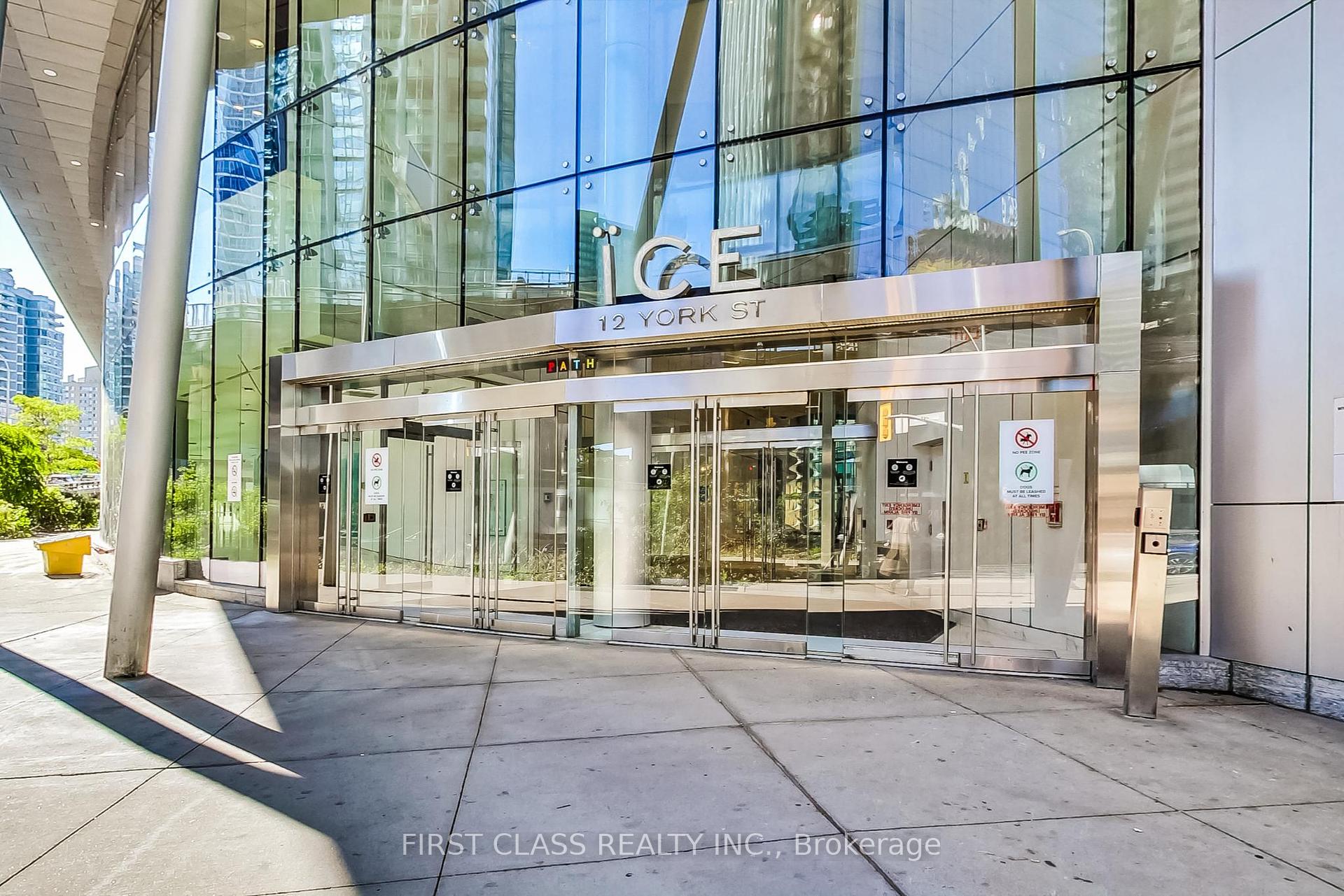 #2003 - 12 York St, Toronto, ON M5J0A9 | 1 Bedroom 1 Bathroom Condo Apt | Image 24