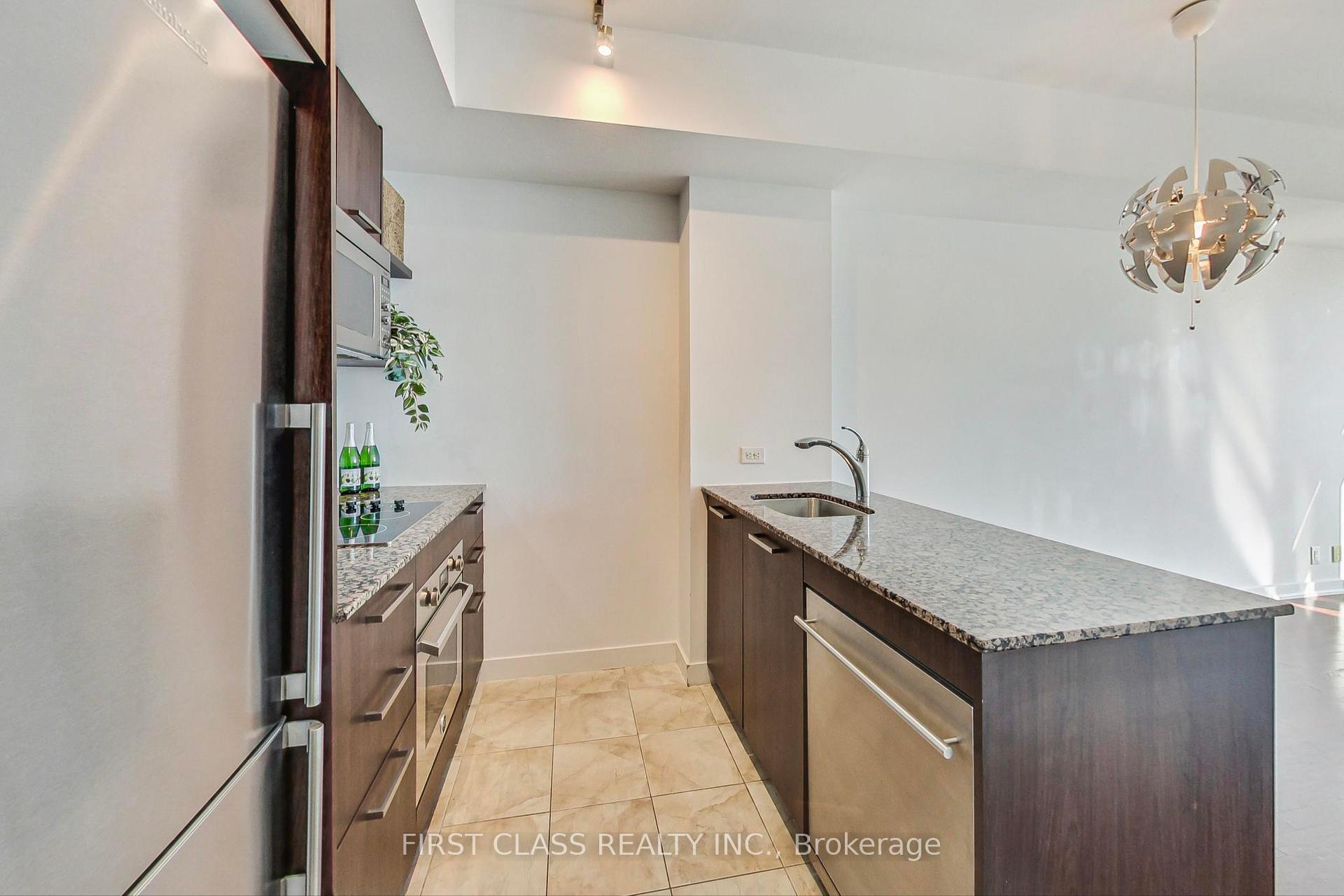 #2003 - 12 York St, Toronto, ON M5J0A9 | 1 Bedroom 1 Bathroom Condo Apt | Image 5
