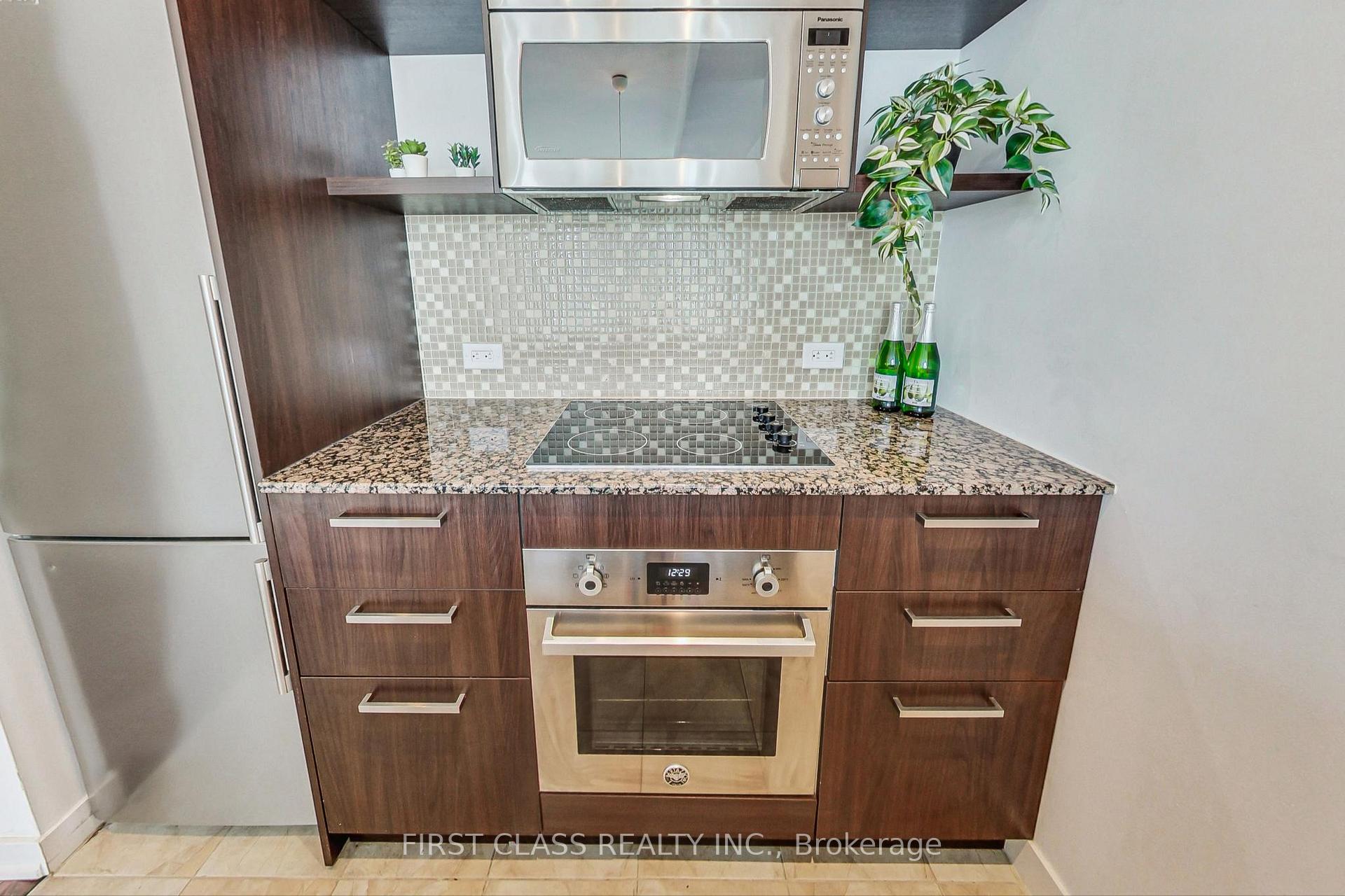 #2003 - 12 York St, Toronto, ON M5J0A9 | 1 Bedroom 1 Bathroom Condo Apt | Image 6