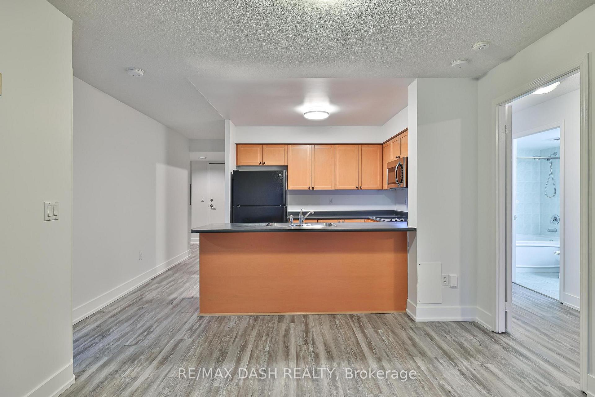 #501 - 330 Adelaide St E, Toronto, ON M5A4S9 | 2 Bedroom 2 Bathroom Condo Apt | Image 11